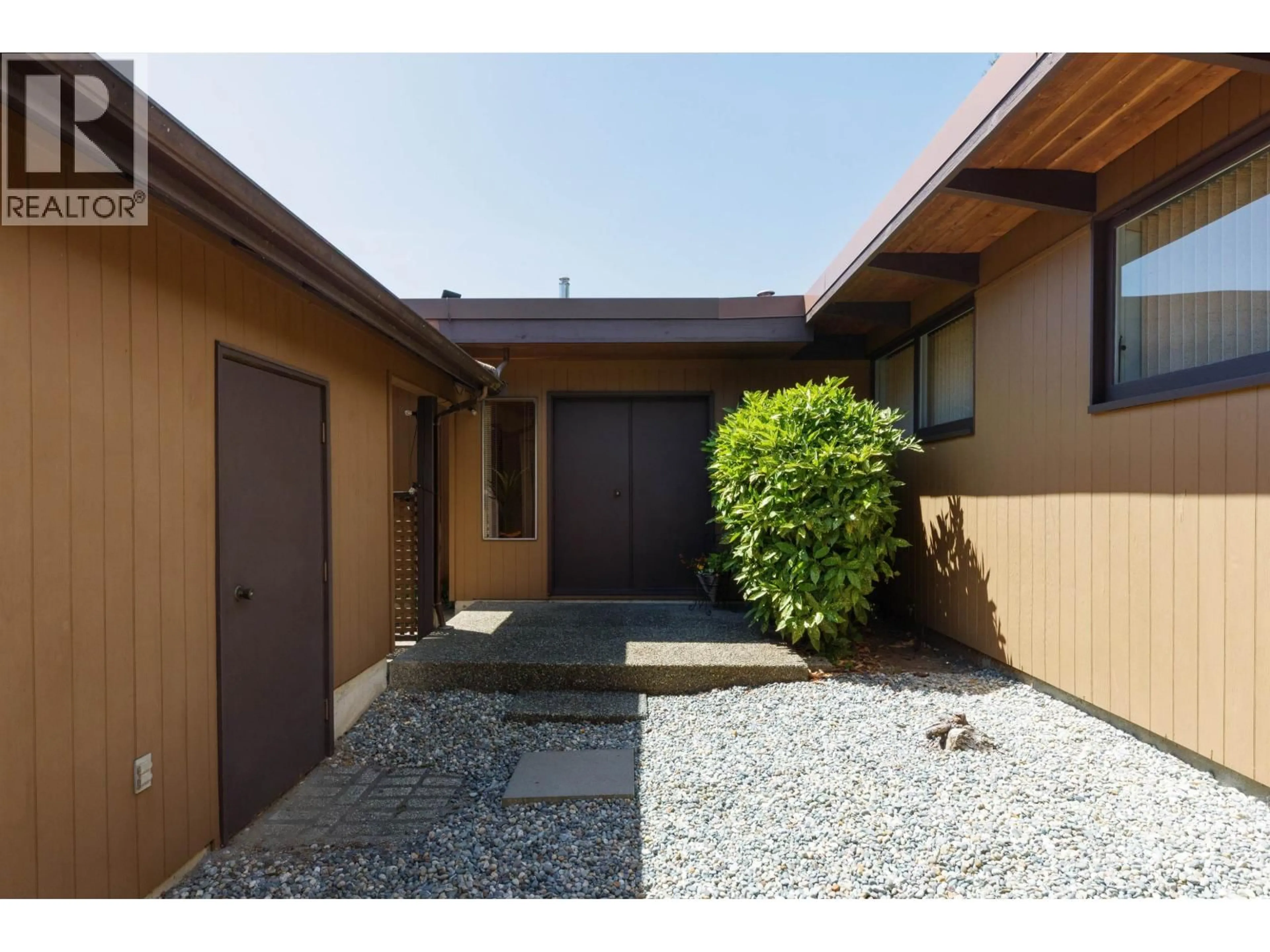 Unknown for 4568 MARINEVIEW CRESCENT, North Vancouver British Columbia V7R3P2