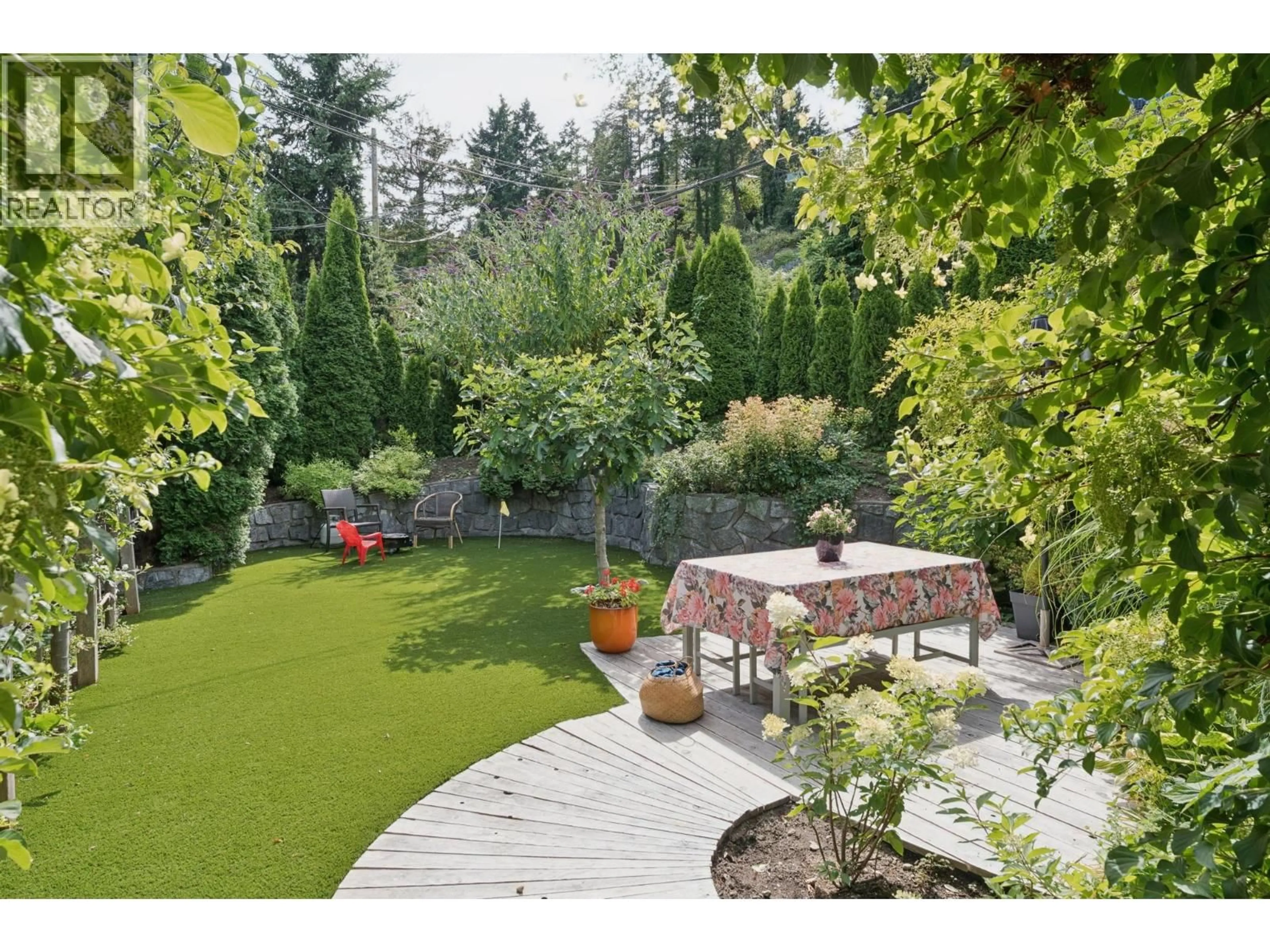 Patio, unknown for 6650 NELSON AVENUE, West Vancouver British Columbia V7W2B1