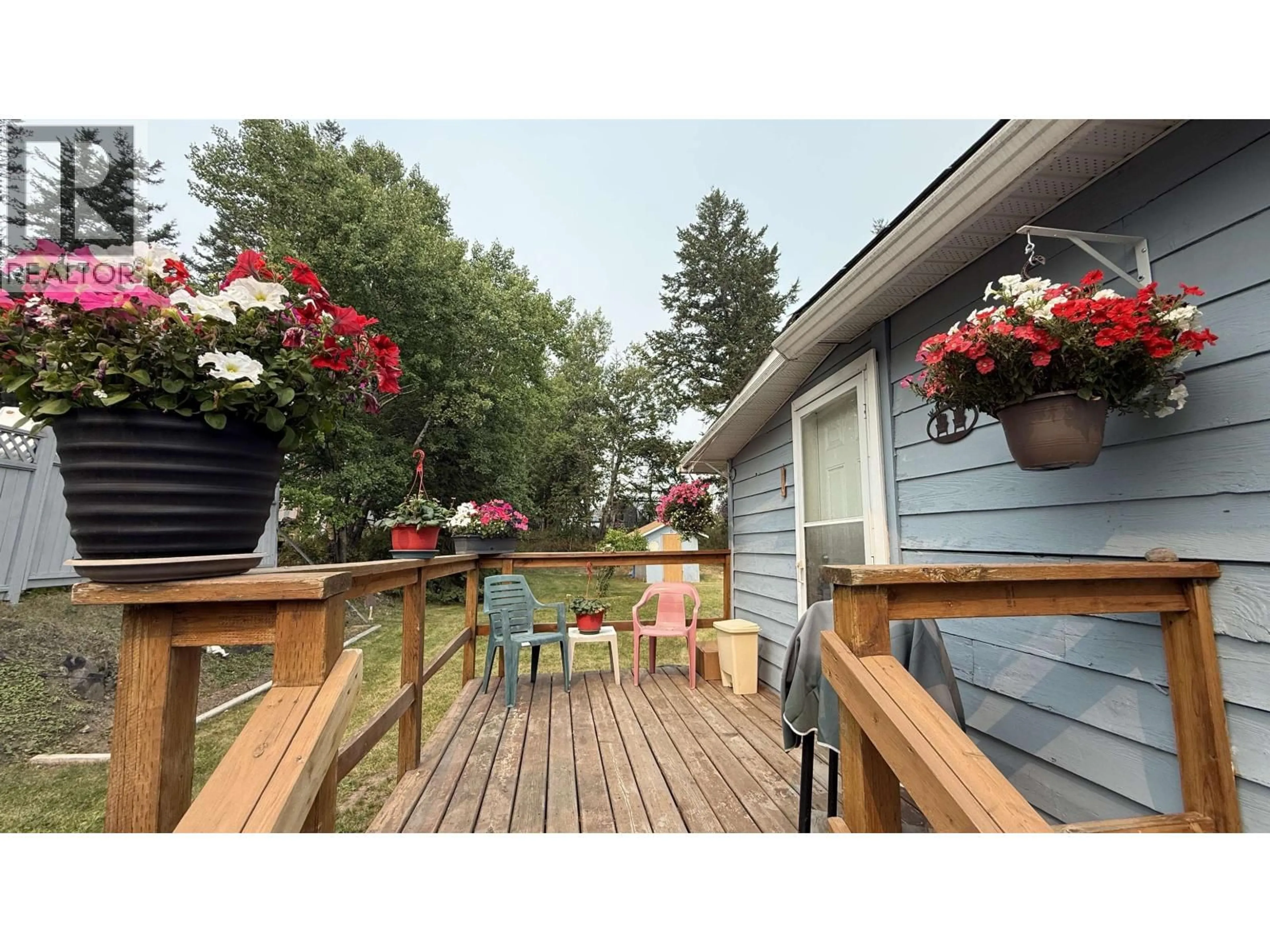 Patio, unknown for 848 SCOTT ROAD, 100 Mile House British Columbia V0K2E0