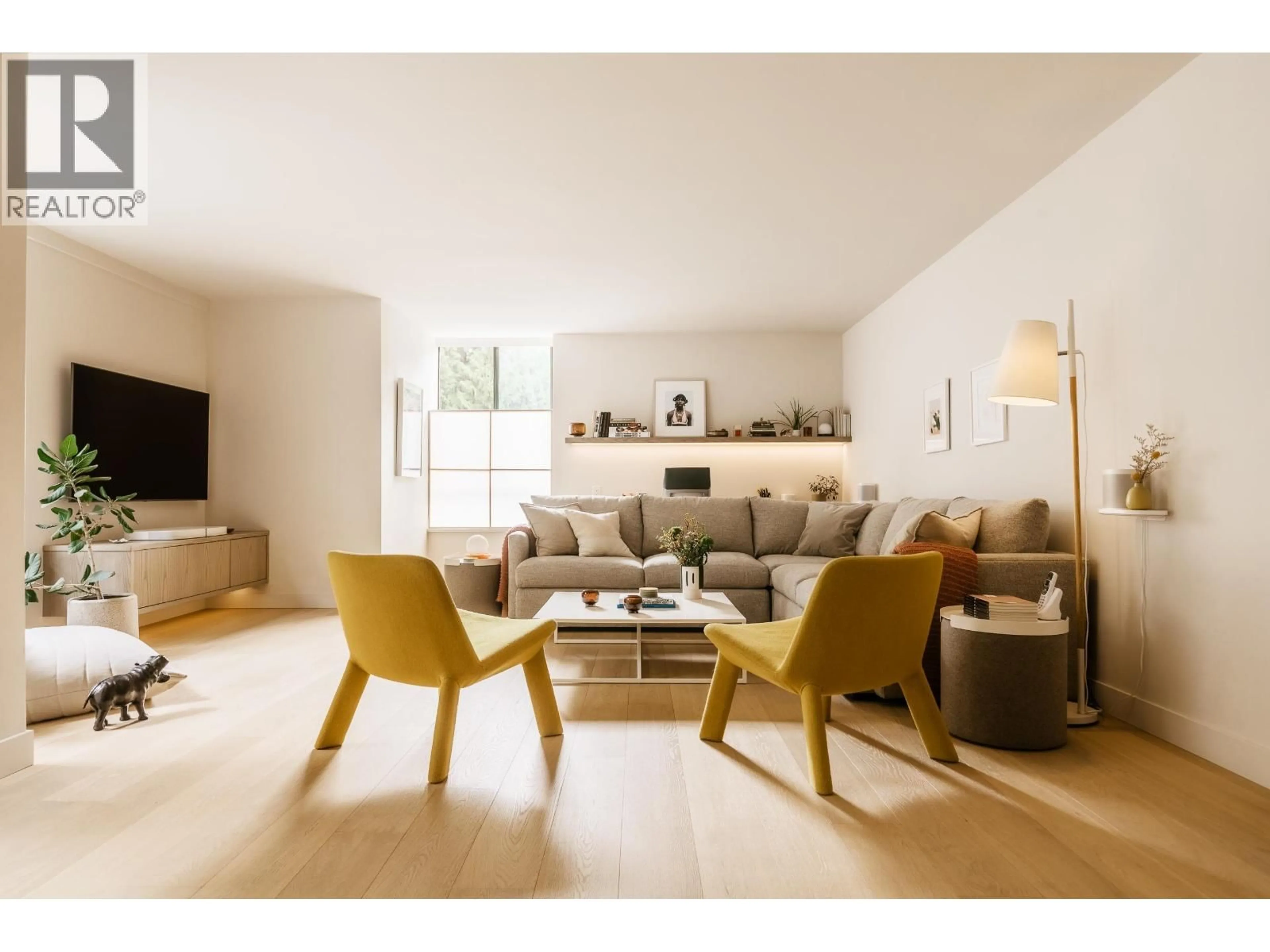 Living room with furniture, unknown for 102 - 2140 BRIAR AVENUE, Vancouver British Columbia V6L3E3