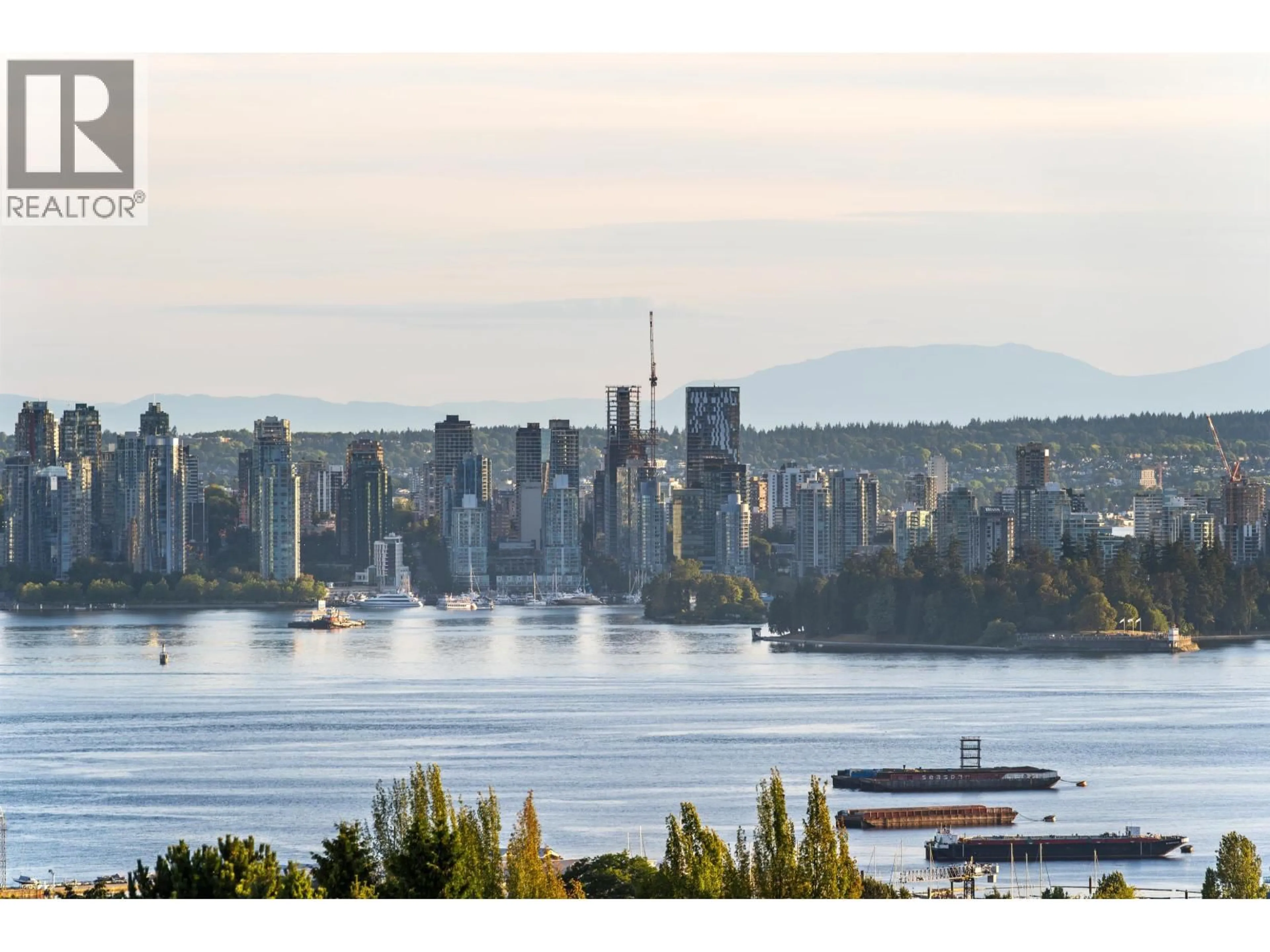 Blurry image for 801 - 120 16TH STREET, North Vancouver British Columbia V7M3N6