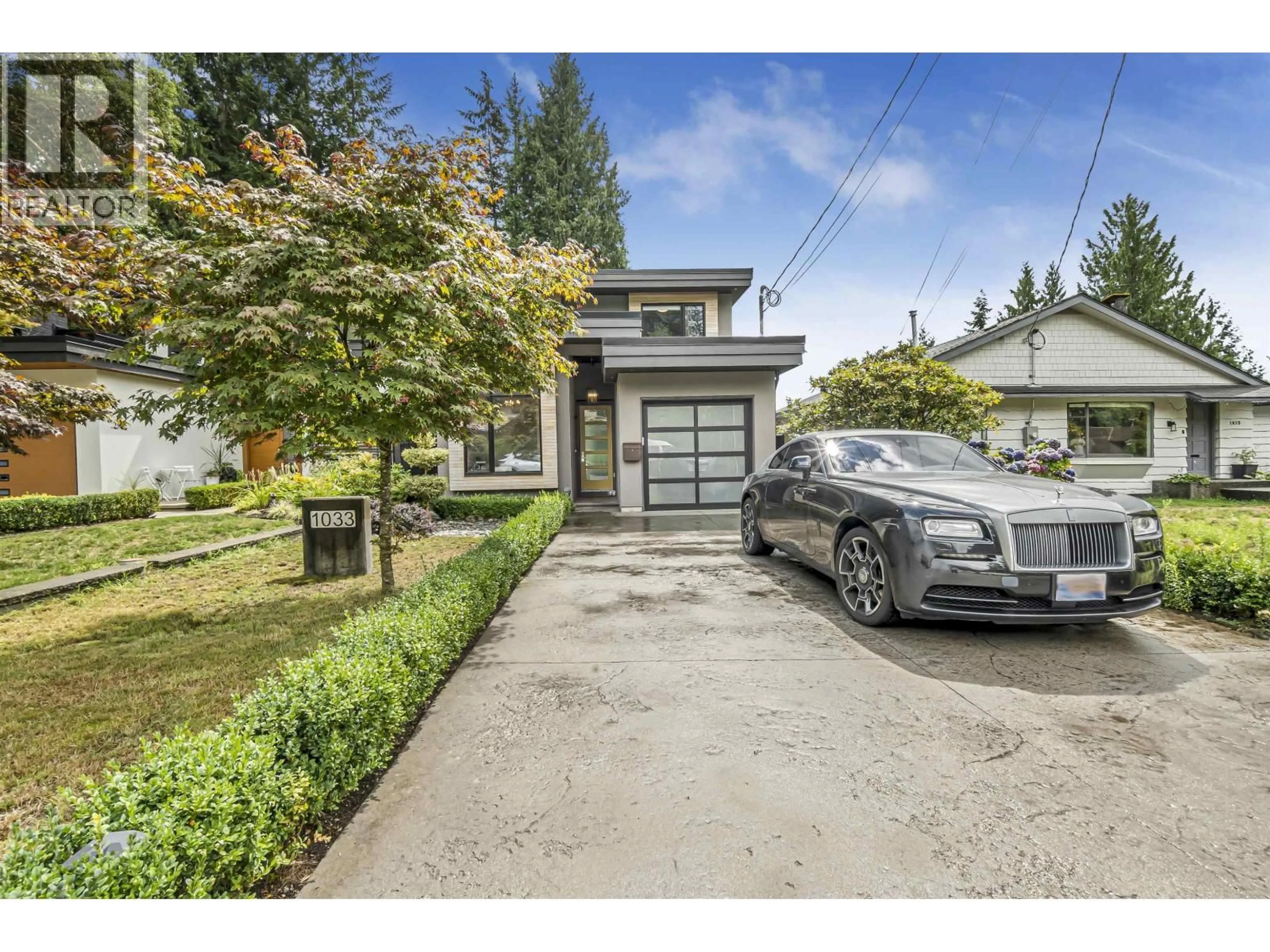 A pic from outside/outdoor area/front of a property/back of a property/a pic from drone, street for 1033 PROSPECT AVENUE, North Vancouver British Columbia V7R2M6