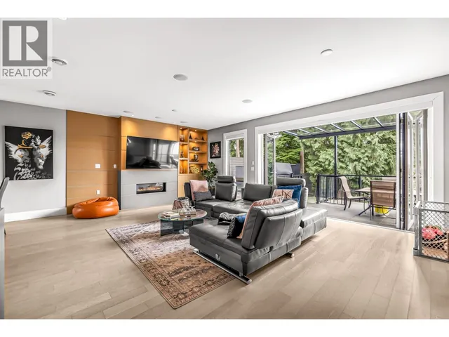 1033 PROSPECT AVENUE, North Vancouver 5