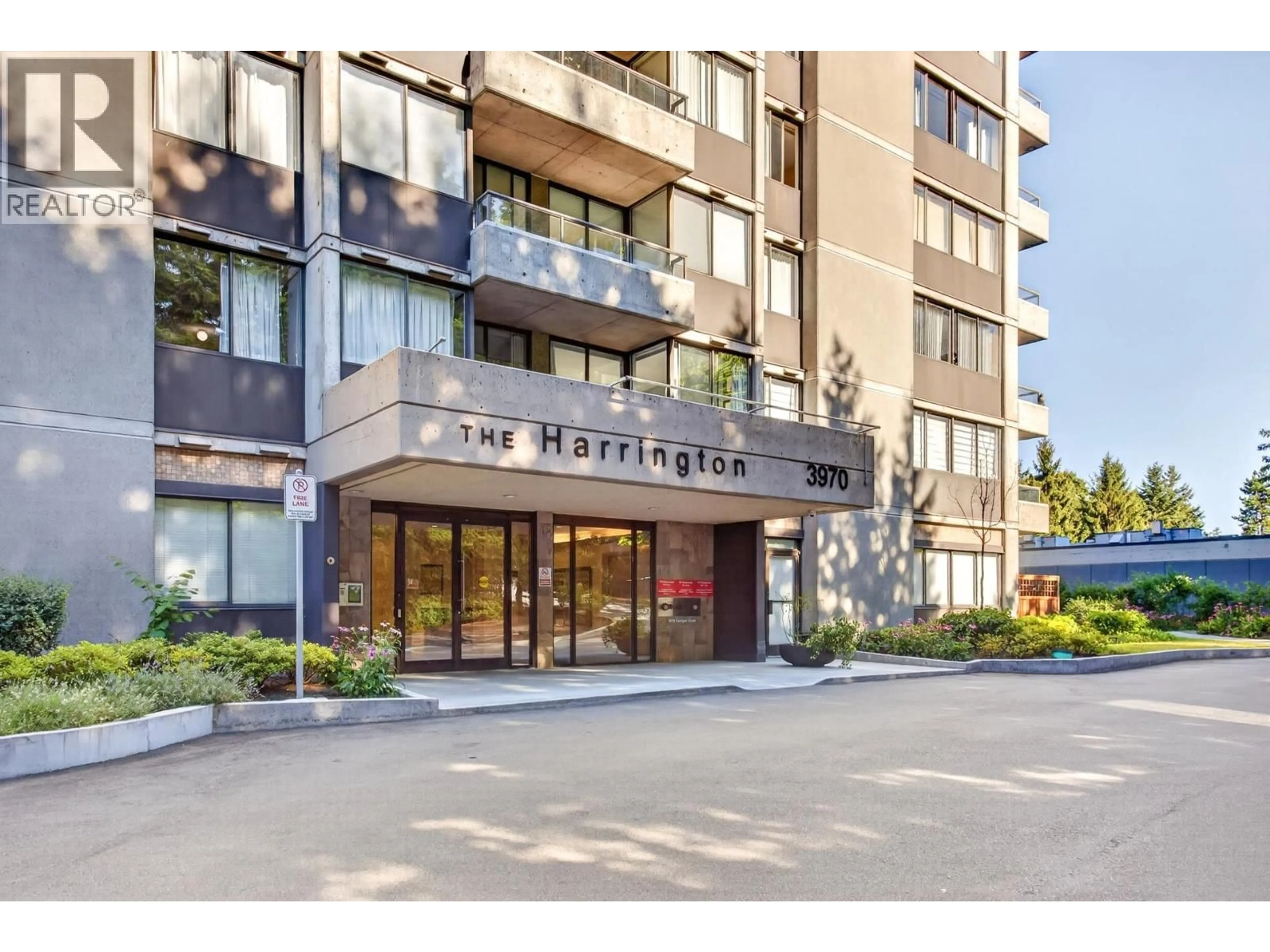 Indoor foyer for 1201 - 3970 CARRIGAN COURT, Burnaby British Columbia V3N4S5