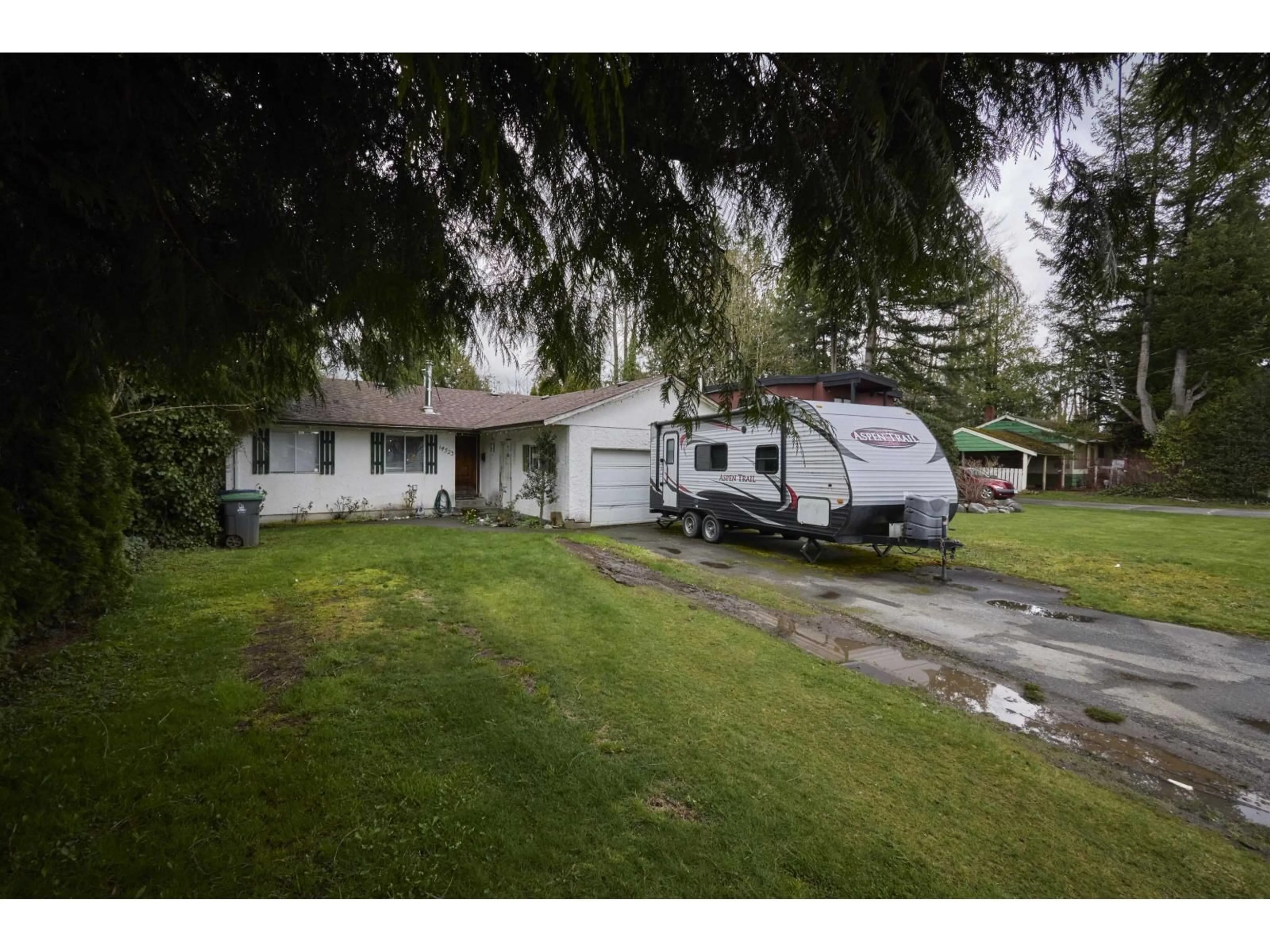 A pic from outside/outdoor area/front of a property/back of a property/a pic from drone, street for 14523 104A AVENUE, Surrey British Columbia V3R1R2