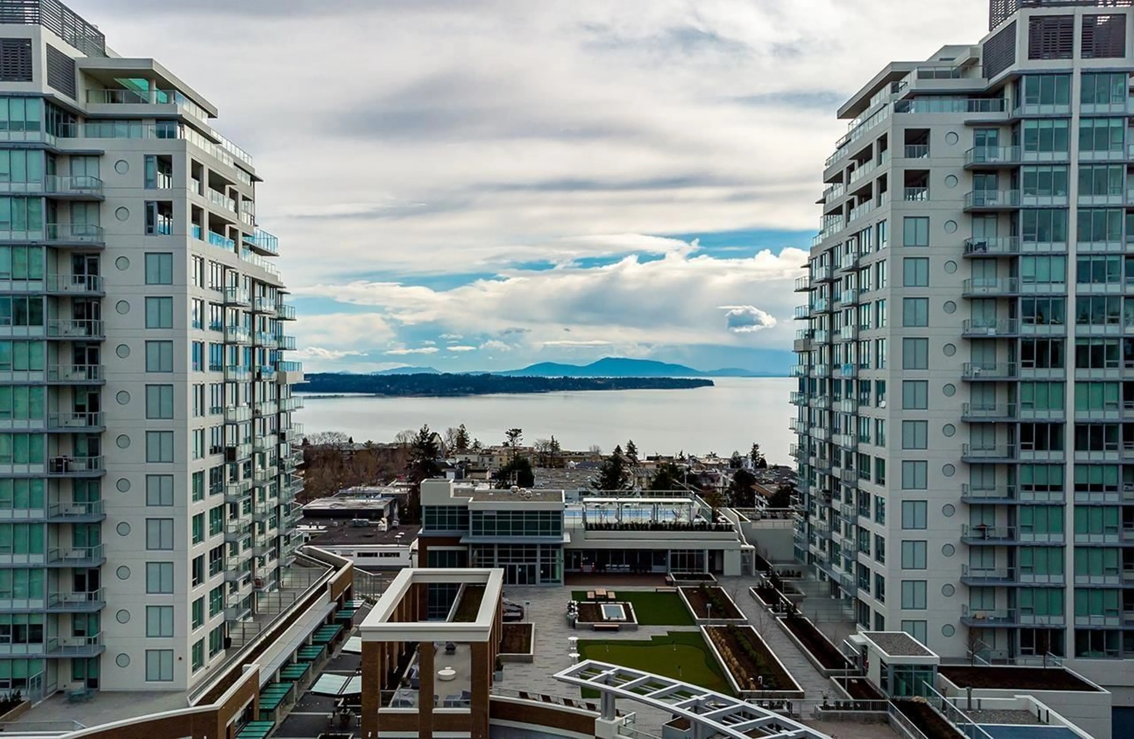 A pic from outside/outdoor area/front of a property/back of a property/a pic from drone, water/lake/river/ocean view for 1503 - 15165 THRIFT AVENUE, White Rock British Columbia V4B0C1