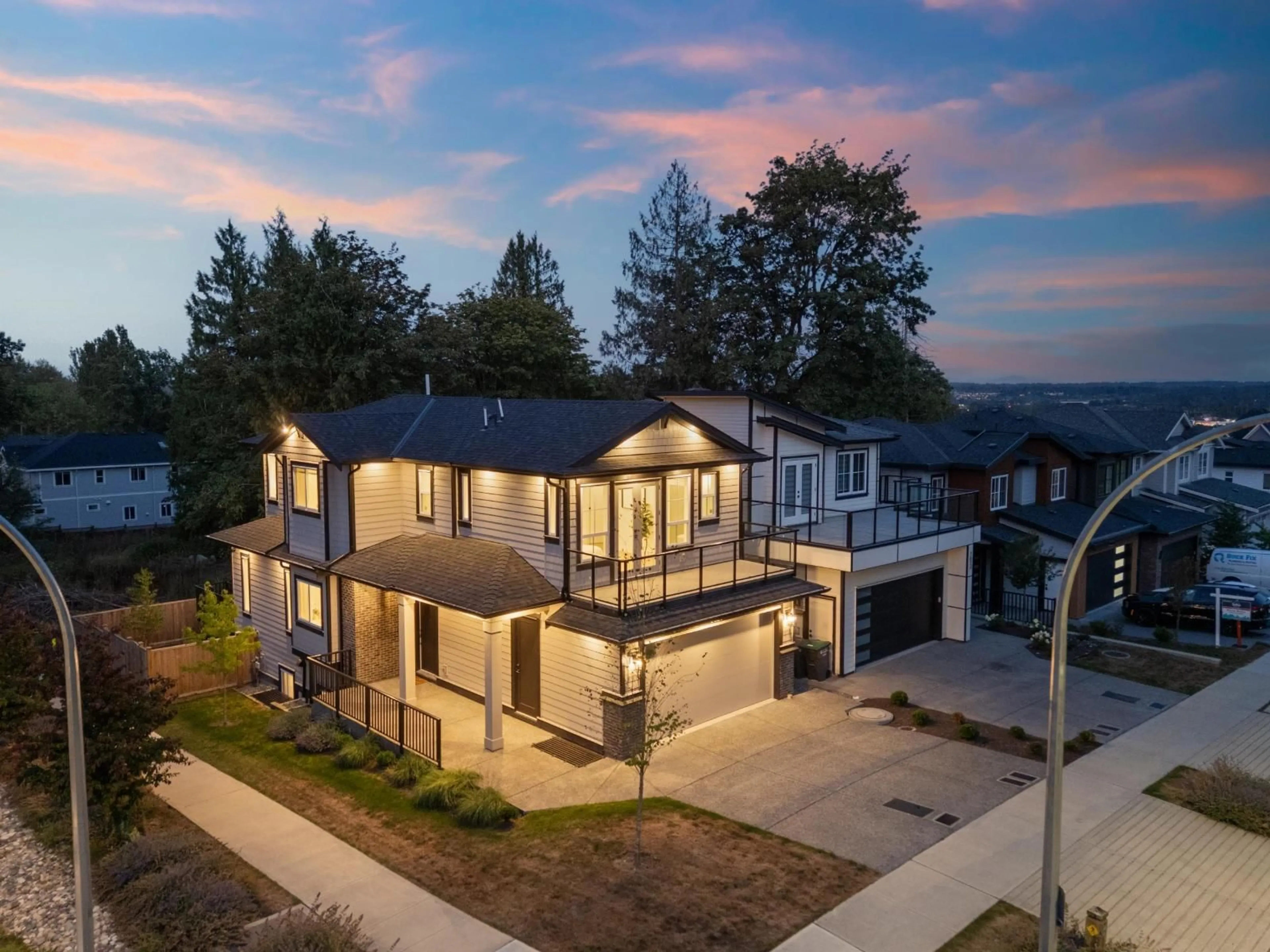 A pic from outside/outdoor area/front of a property/back of a property/a pic from drone, street for 7028 205 STREET, Langley British Columbia V2Y1S9