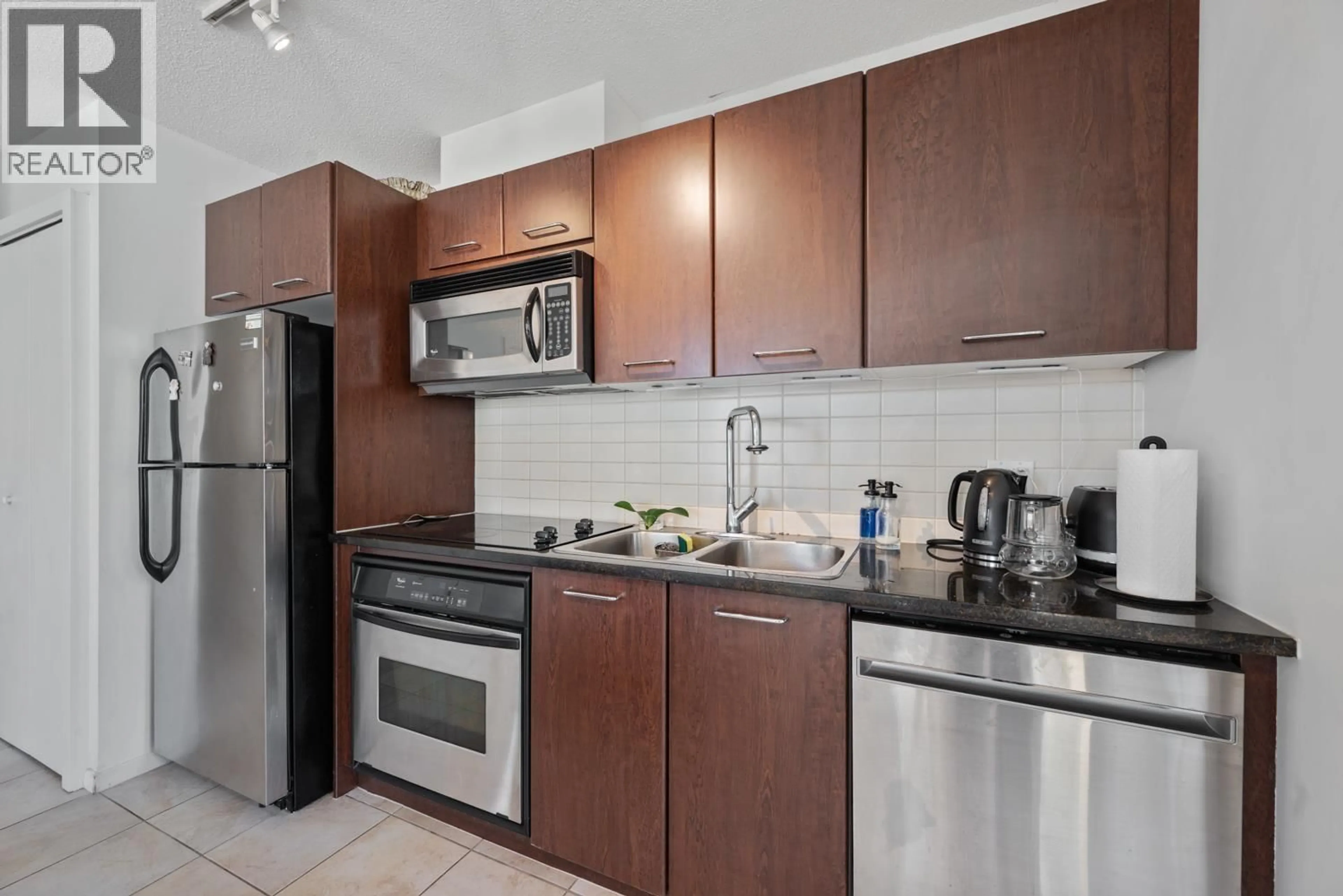 Standard kitchen, unknown for 808 - 1199 SEYMOUR STREET, Vancouver British Columbia V6L2G5