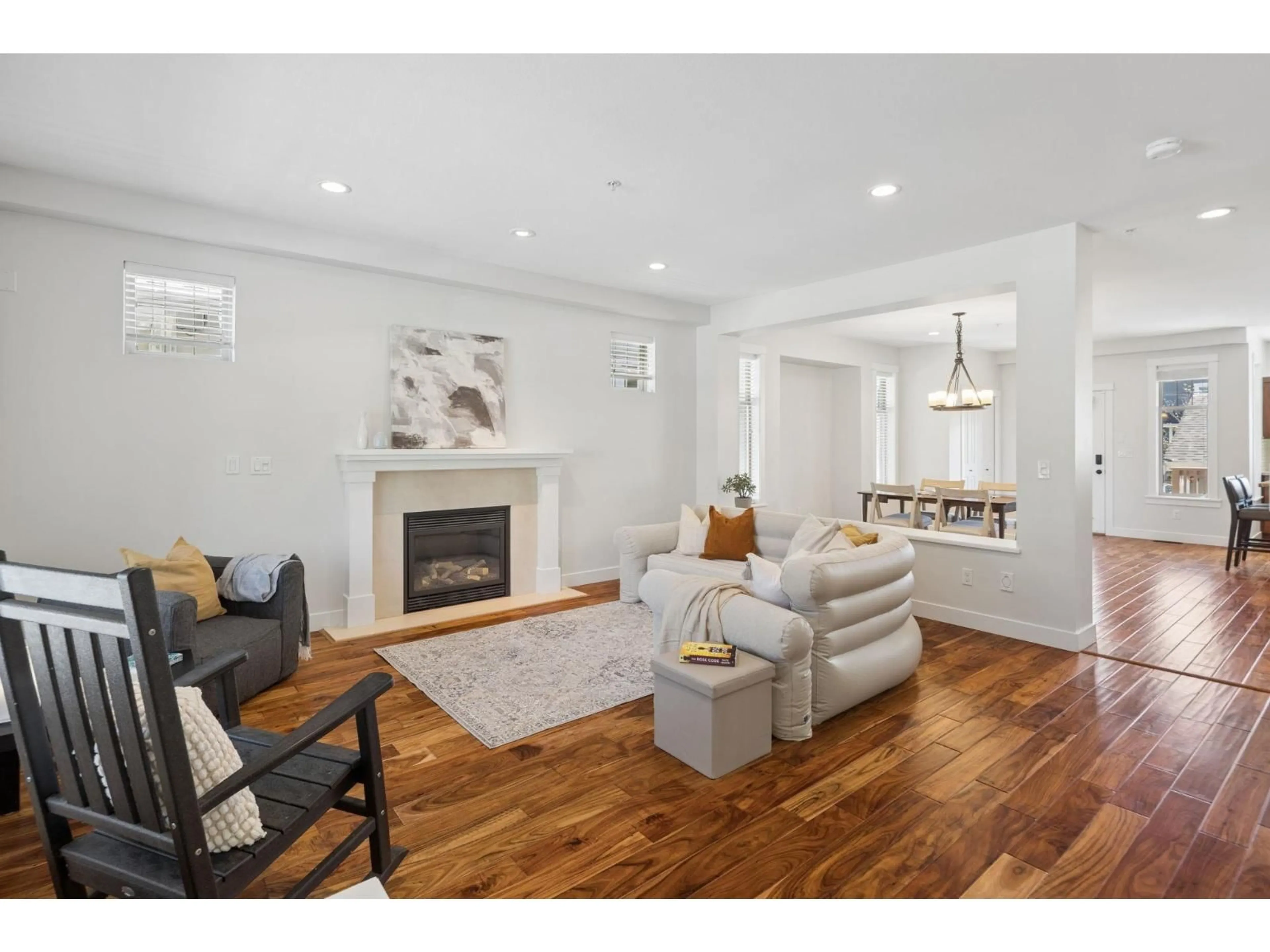 Living room with furniture, unknown for 9480 WASKA STREET, Langley British Columbia V1M4G5