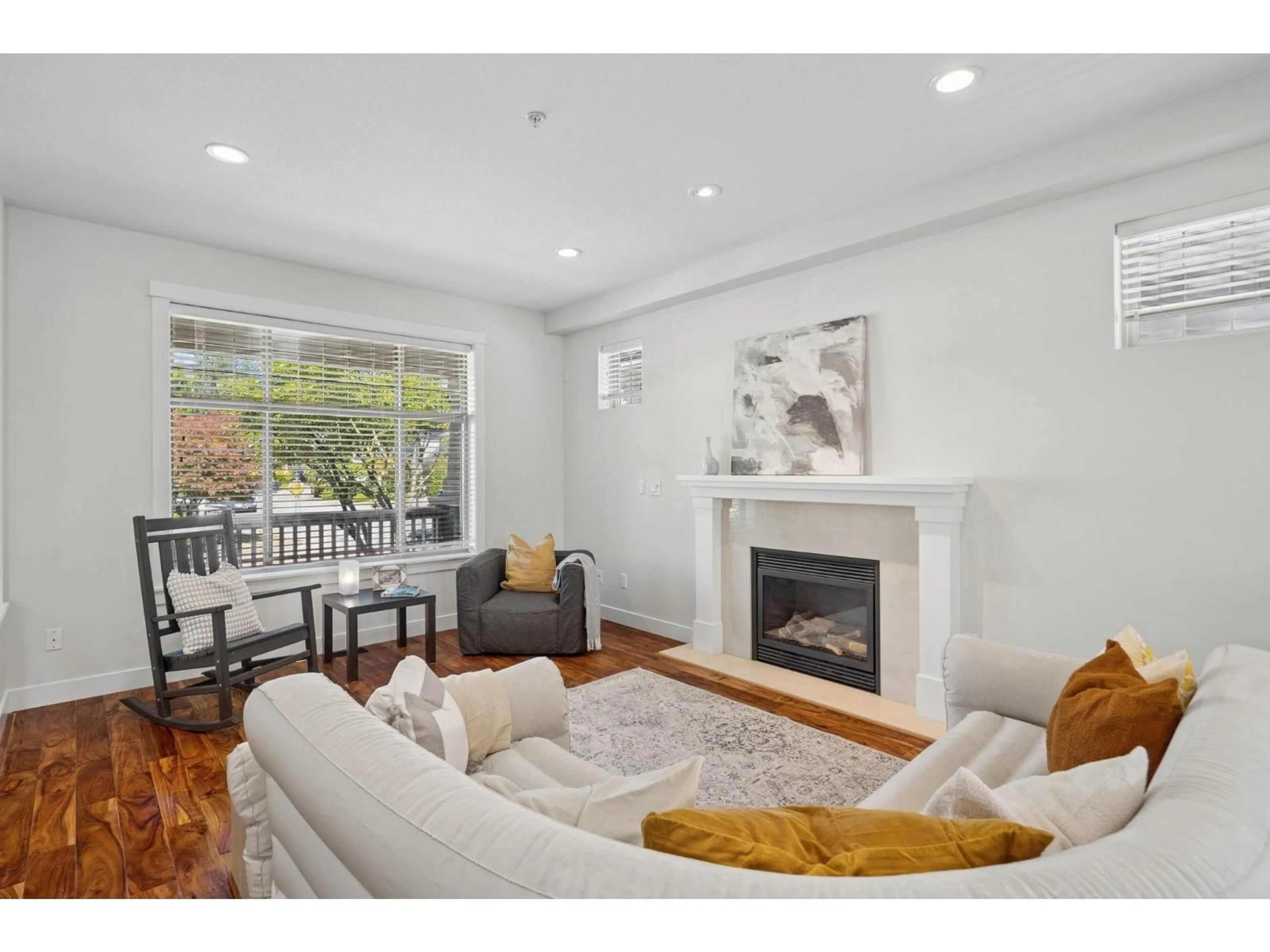 Living room with furniture, unknown for 9480 WASKA STREET, Langley British Columbia V1M4G5