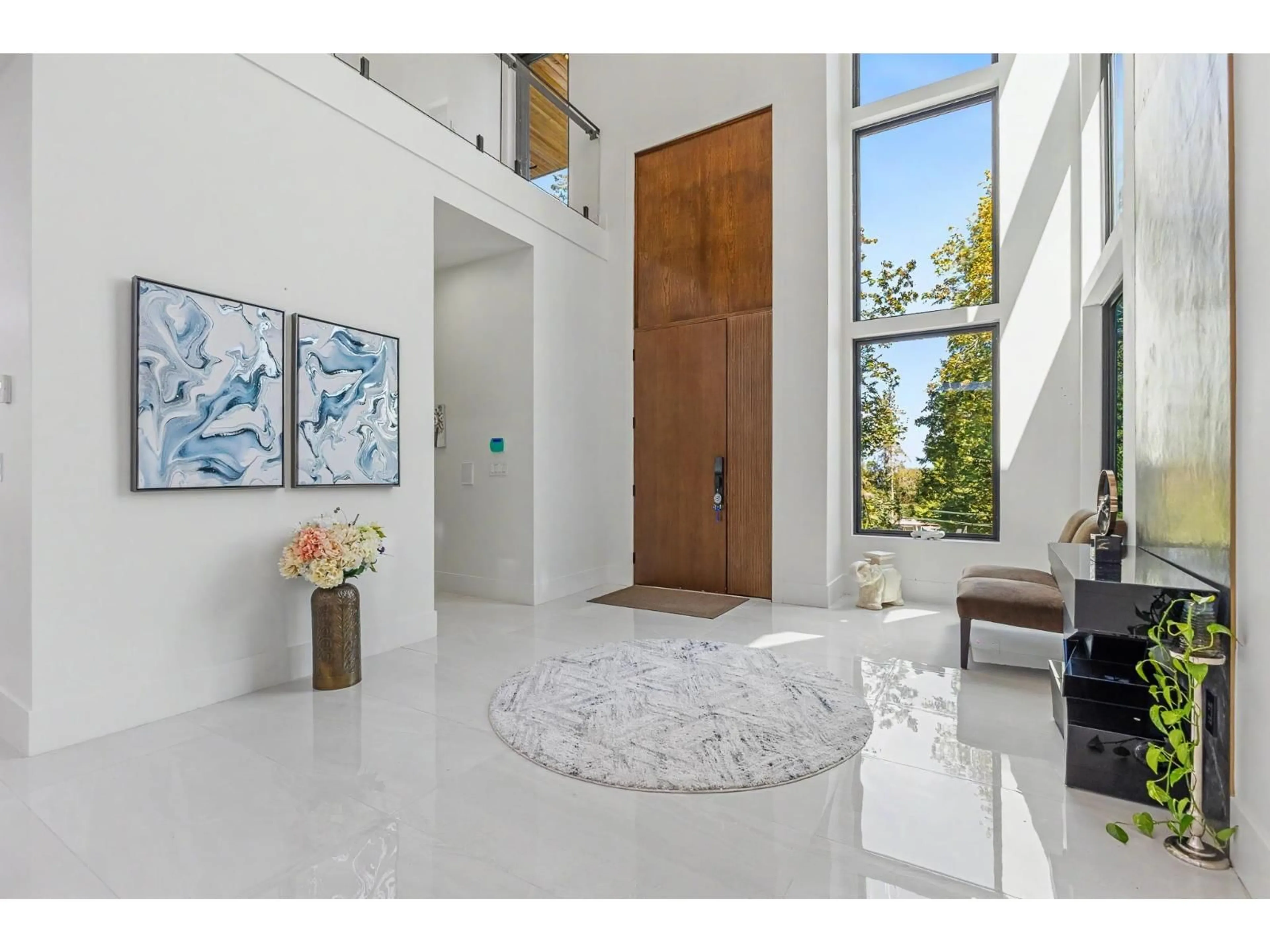 Indoor entryway for 13046 CRESCENT ROAD, Surrey British Columbia V4P1J8