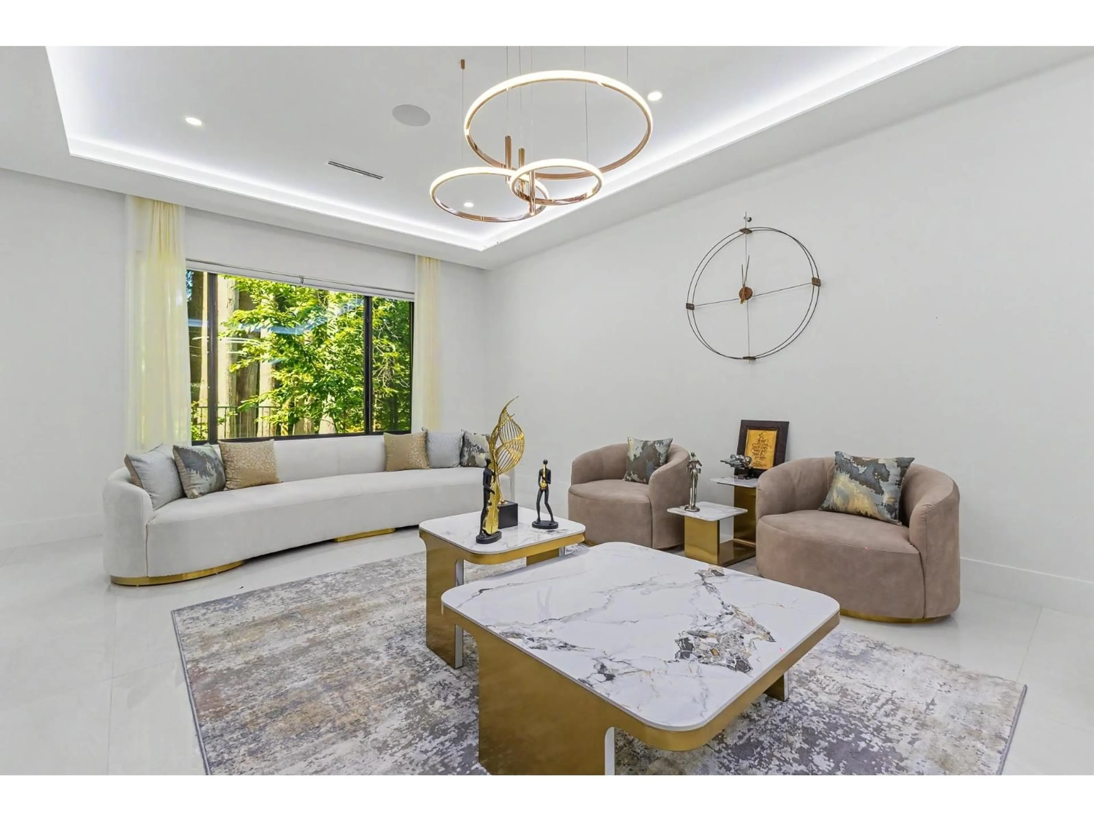 Living room with furniture, unknown for 13046 CRESCENT ROAD, Surrey British Columbia V4P1J8