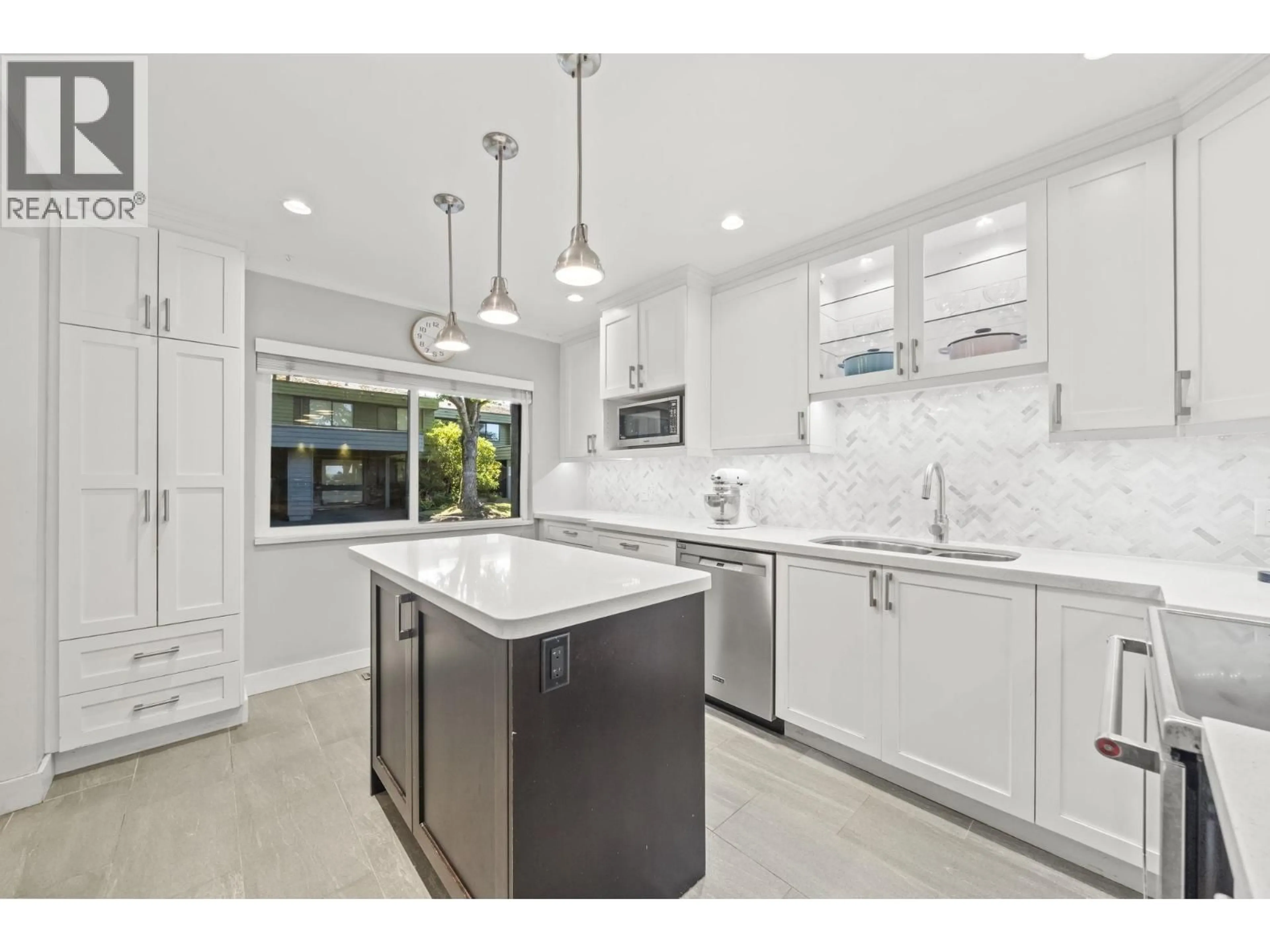 Open concept kitchen, ceramic/tile floor for 171 - 3031 WILLIAMS ROAD, Richmond British Columbia V7E4G1