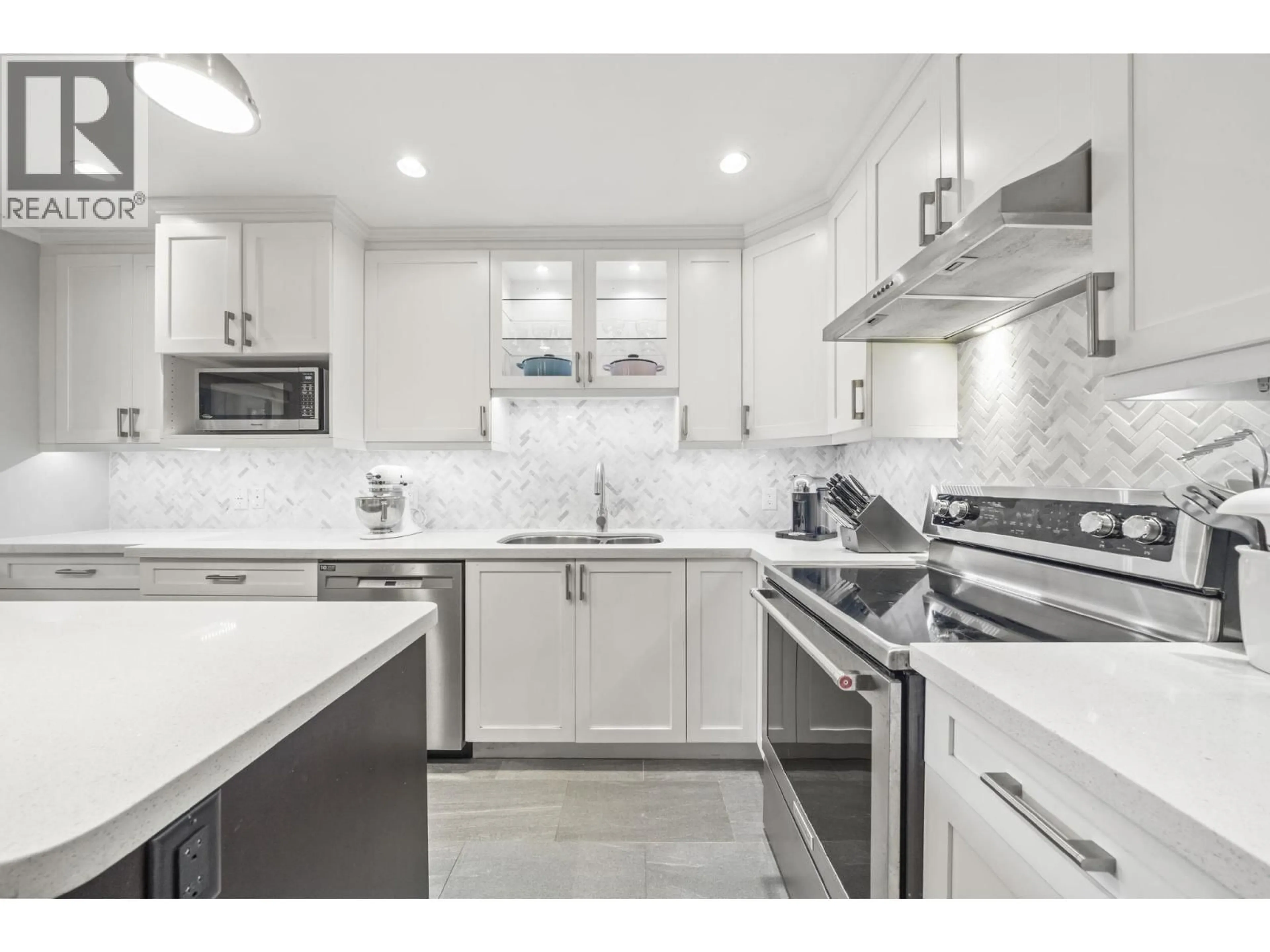 Open concept kitchen, ceramic/tile floor for 171 - 3031 WILLIAMS ROAD, Richmond British Columbia V7E4G1