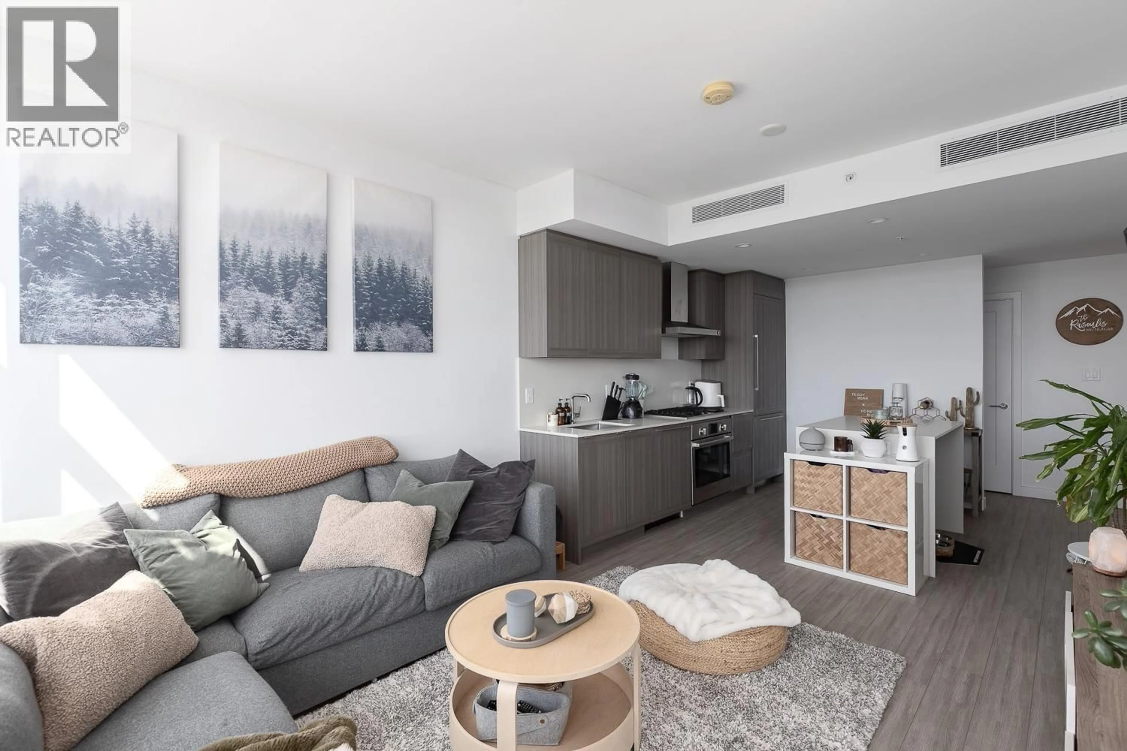 Living room with furniture, unknown for 2209 - 2351 BETA AVENUE, Burnaby British Columbia V5C0M2