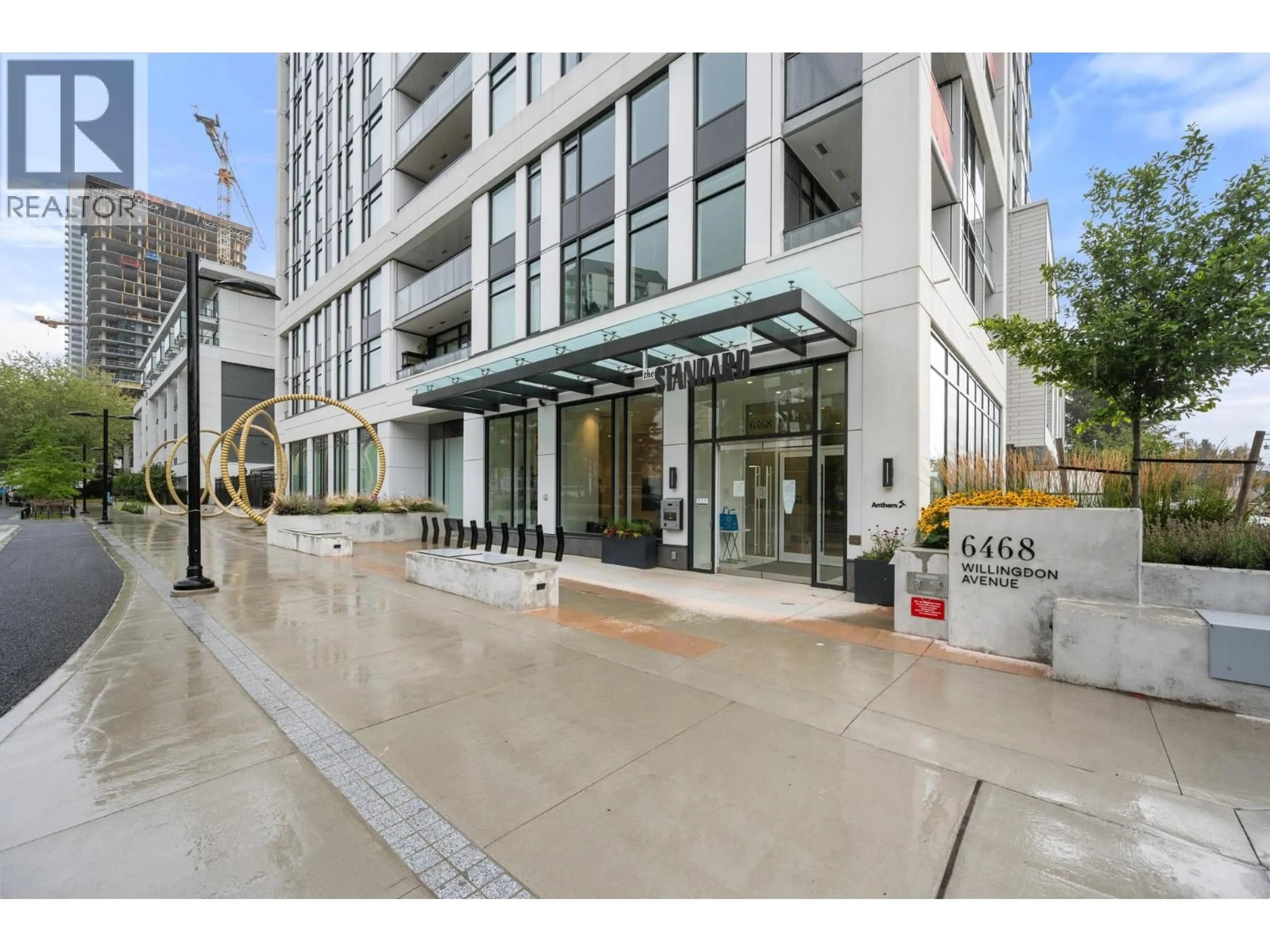 Indoor foyer for 1905 - 6468 WILLINGDON AVENUE, Burnaby British Columbia V5H0L3