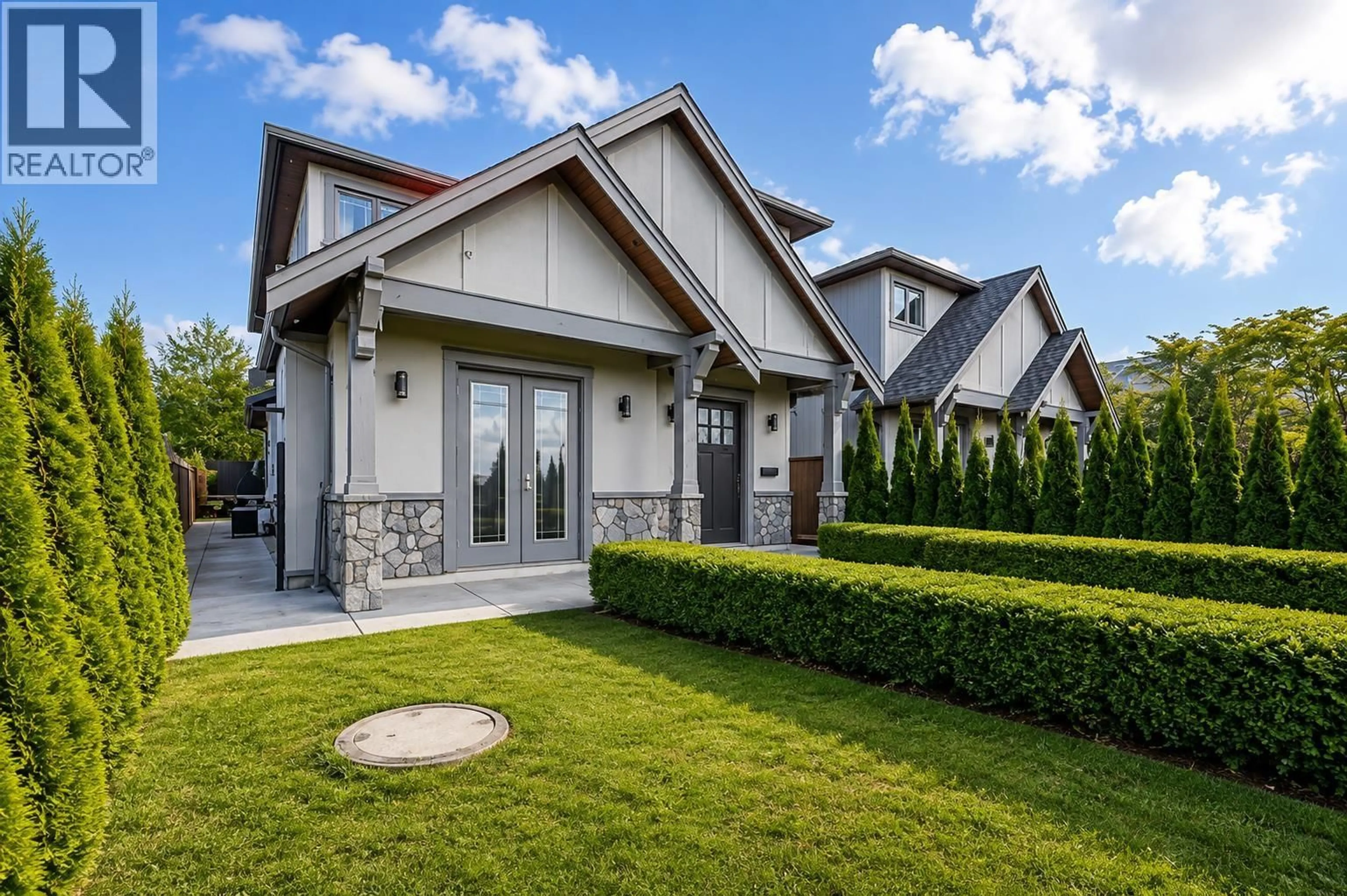 Home with vinyl exterior material, street for 6585 HALIFAX STREET, Burnaby British Columbia V5B2P9