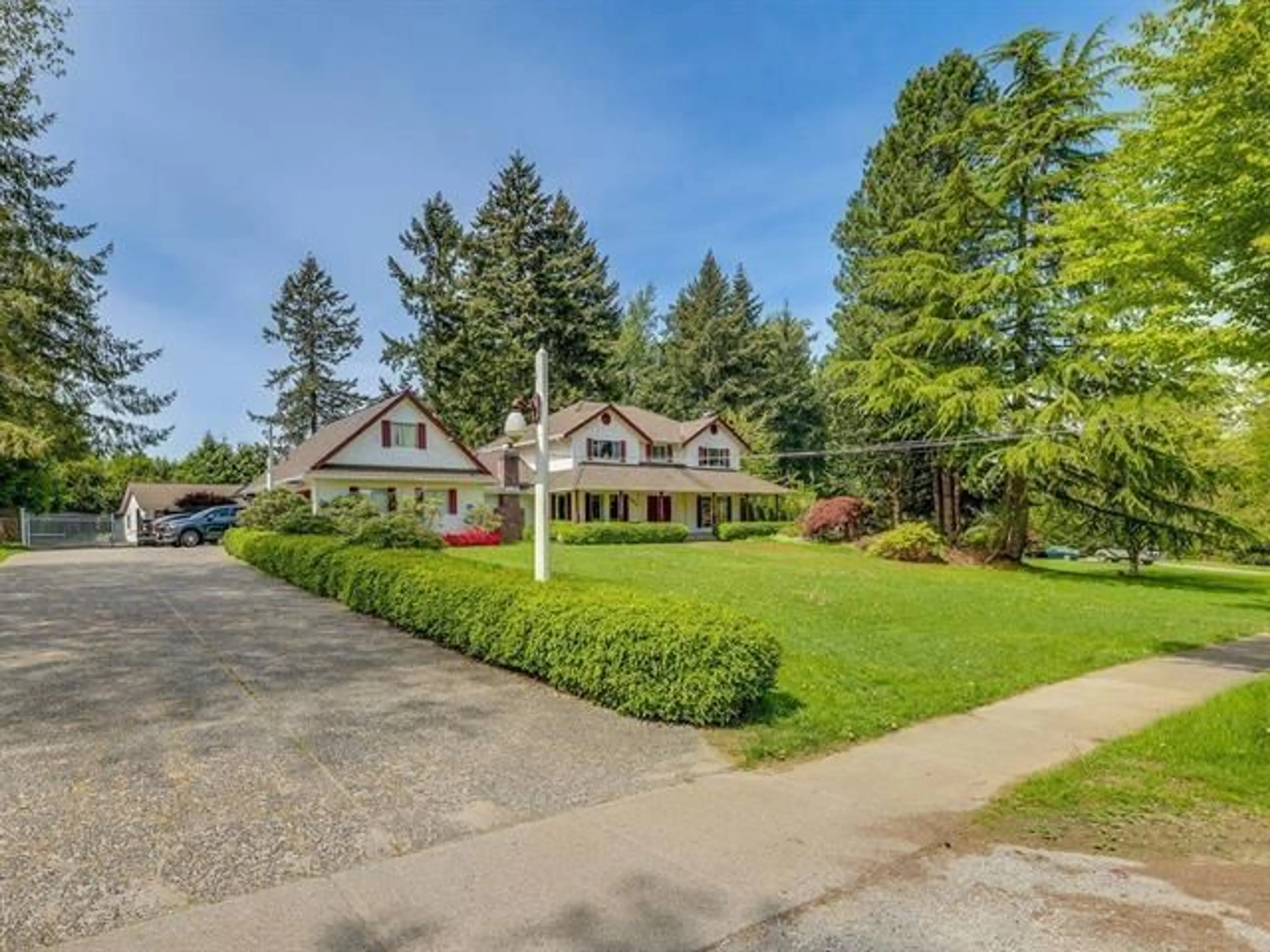 A pic from outside/outdoor area/front of a property/back of a property/a pic from drone, street for 2685 171 STREET, Surrey British Columbia V3Z0B3