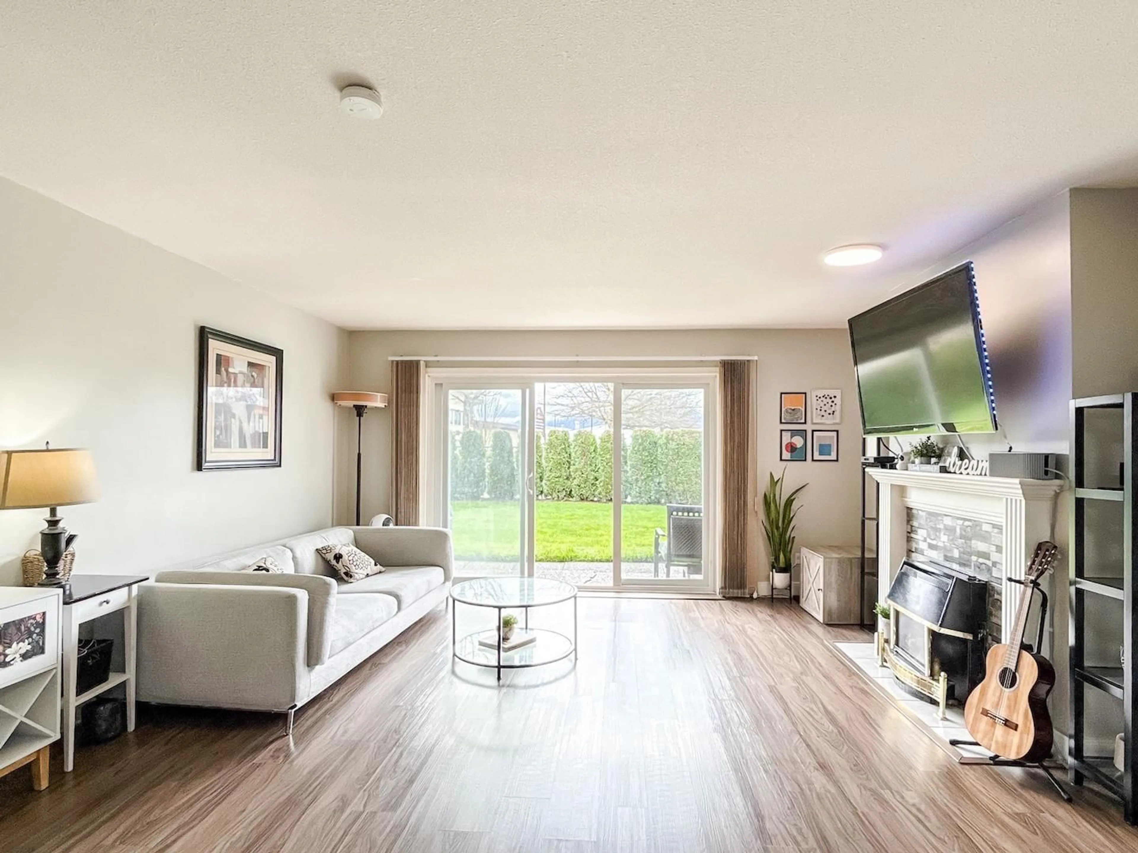 Living room with furniture, unknown for 5 - 46350 CESSNA DRIVE, Chilliwack British Columbia V2P7W3