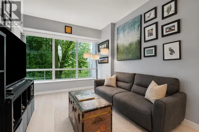 002 - 9060 UNIVERSITY CRESCENT, Burnaby 3