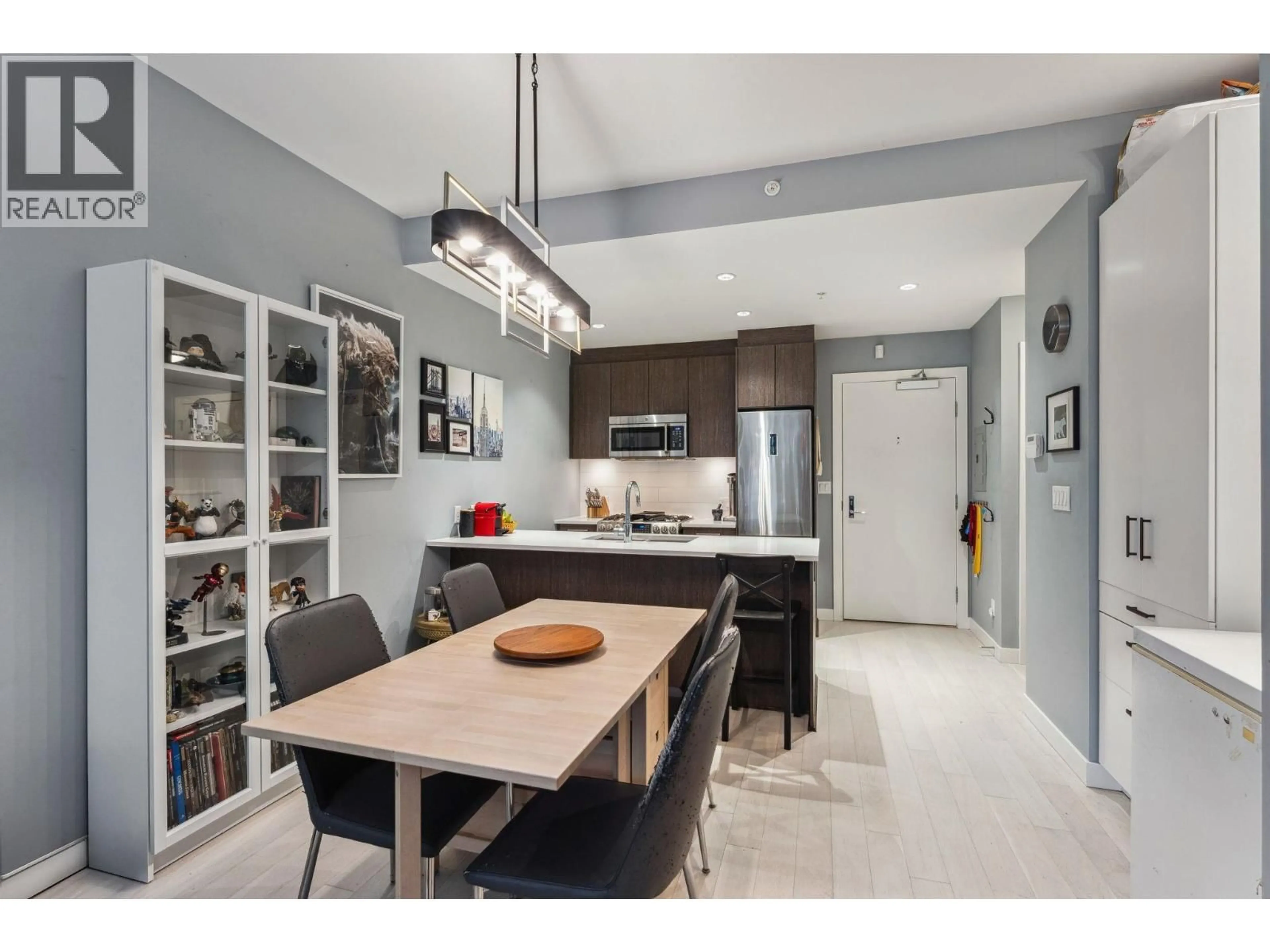 Open concept kitchen, unknown for 002 - 9060 UNIVERSITY CRESCENT, Burnaby British Columbia V5A0E1