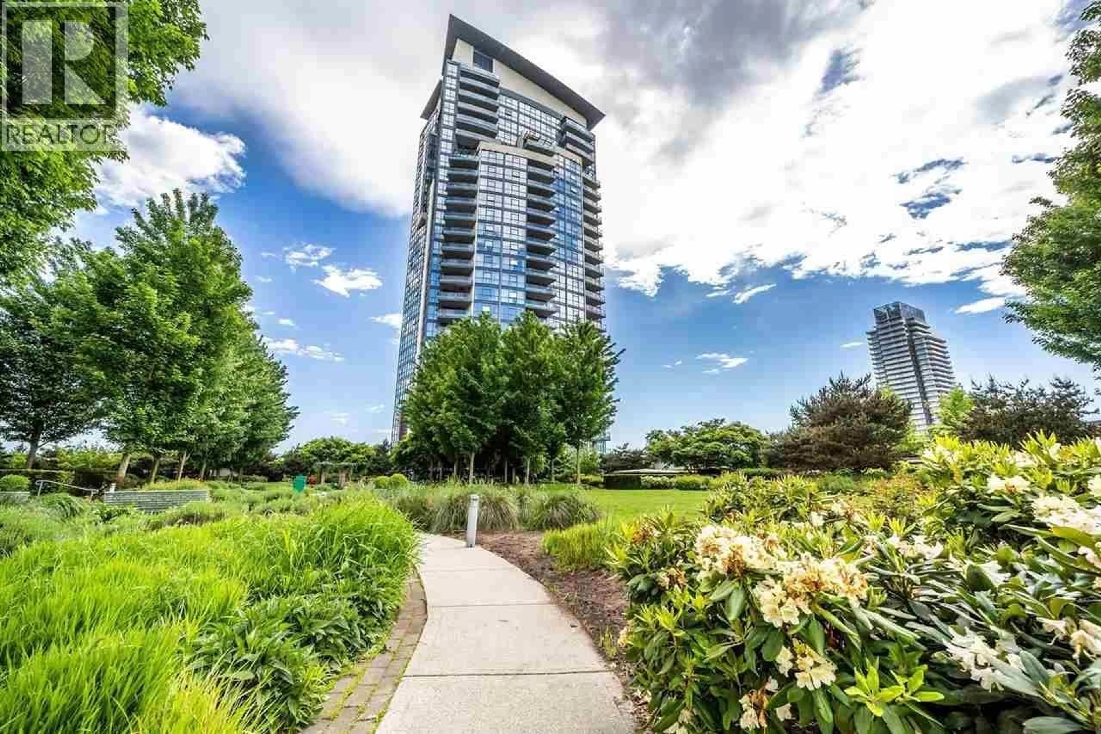Patio, water/lake/river/ocean view for 107 - 5601 GORING STREET, Burnaby British Columbia V5B0A3
