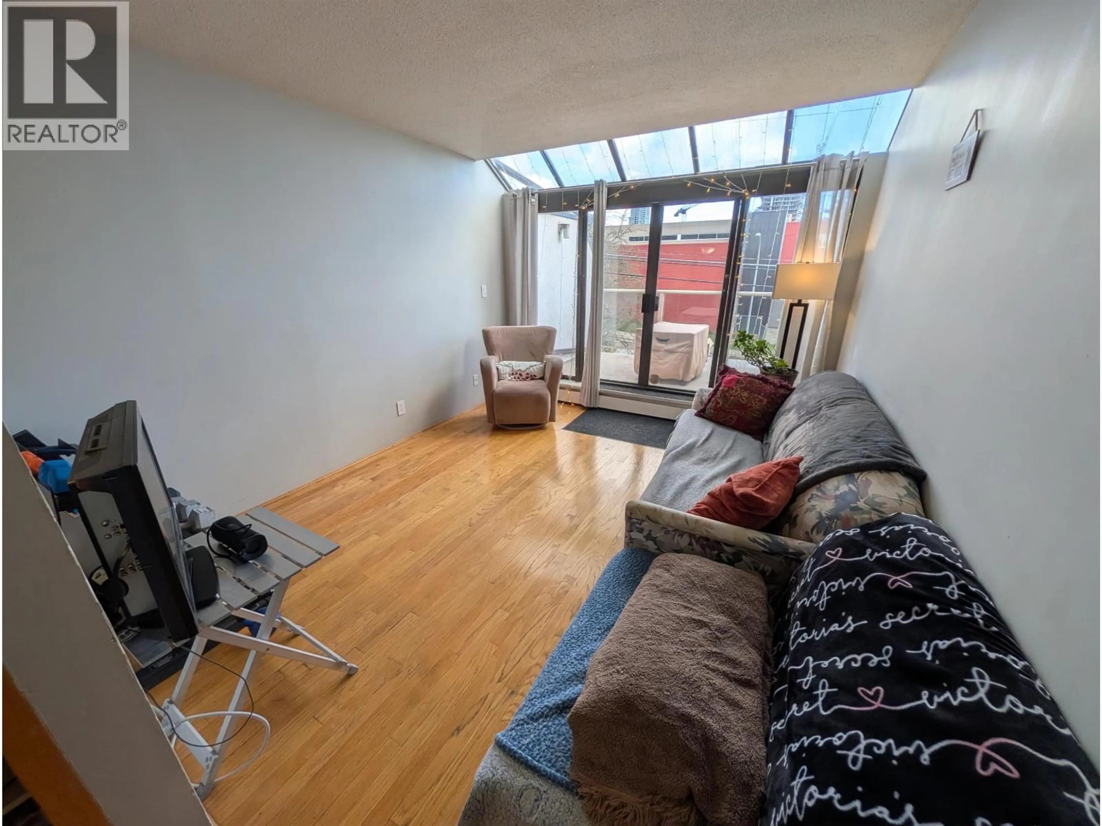 A pic of a room for 114 - 812 MILTON STREET, New Westminster British Columbia V3M1N2