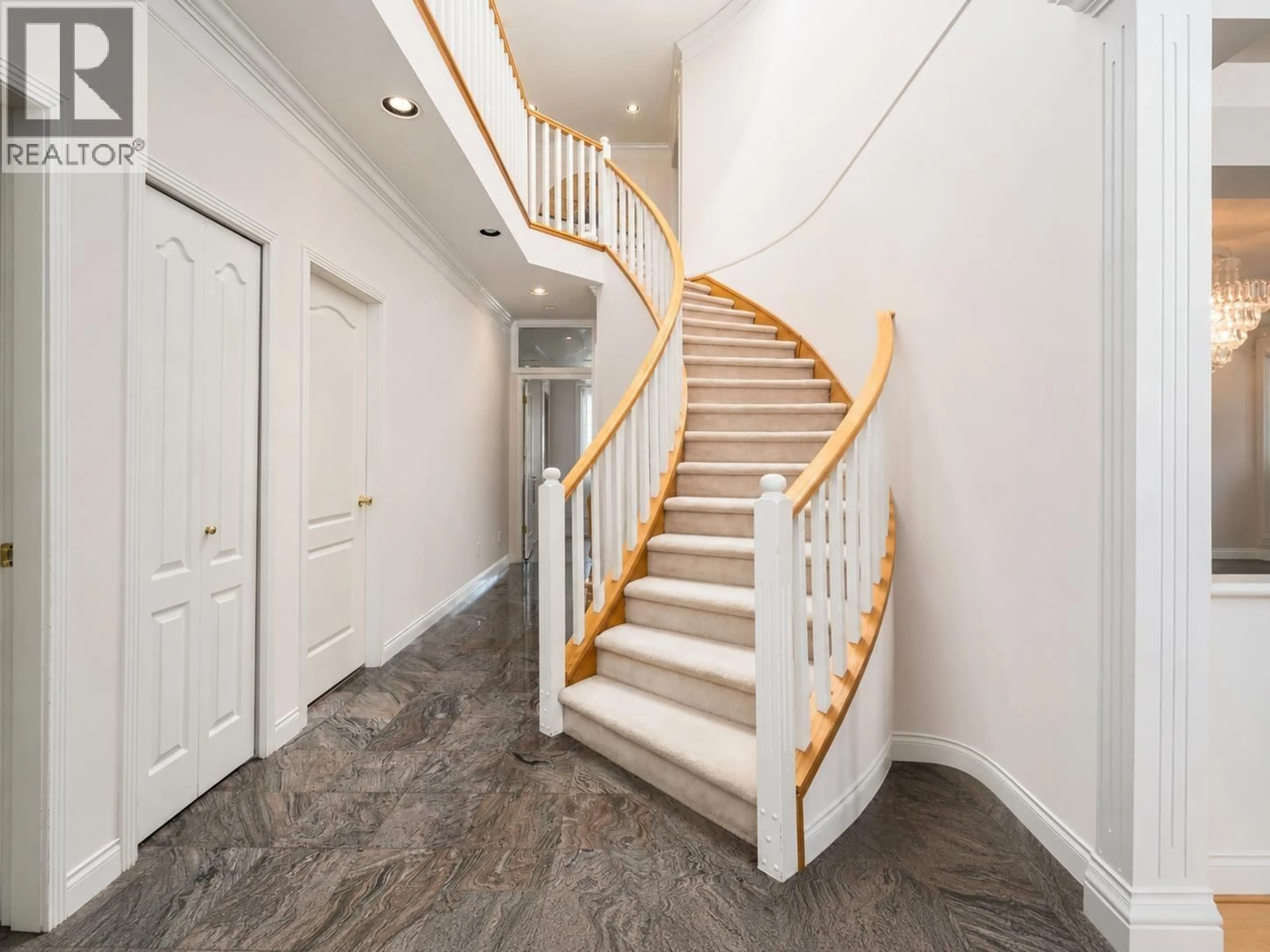 Stairs for 6115 GARRISON COURT, Richmond British Columbia V7C5S2
