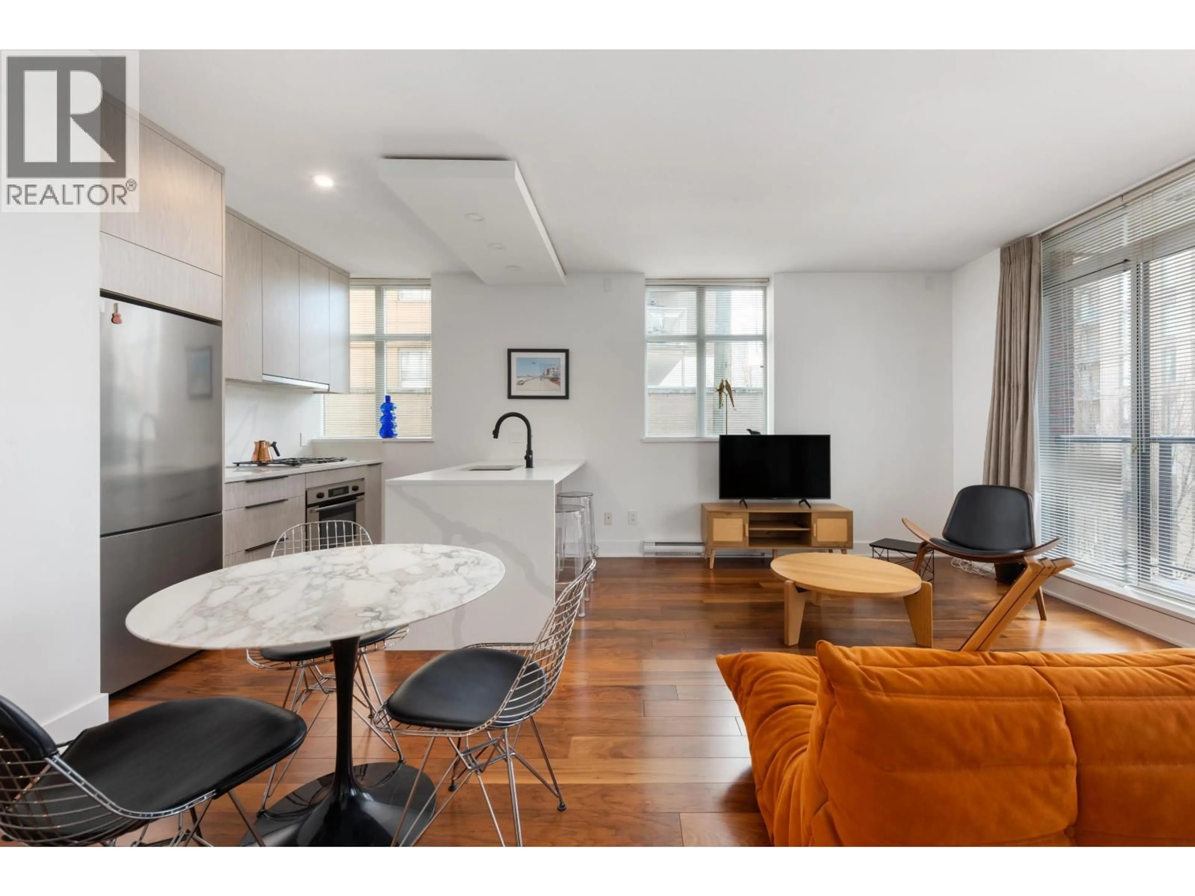 Open concept kitchen, unknown for 303 - 988 RICHARDS STREET, Vancouver British Columbia V6B8R2