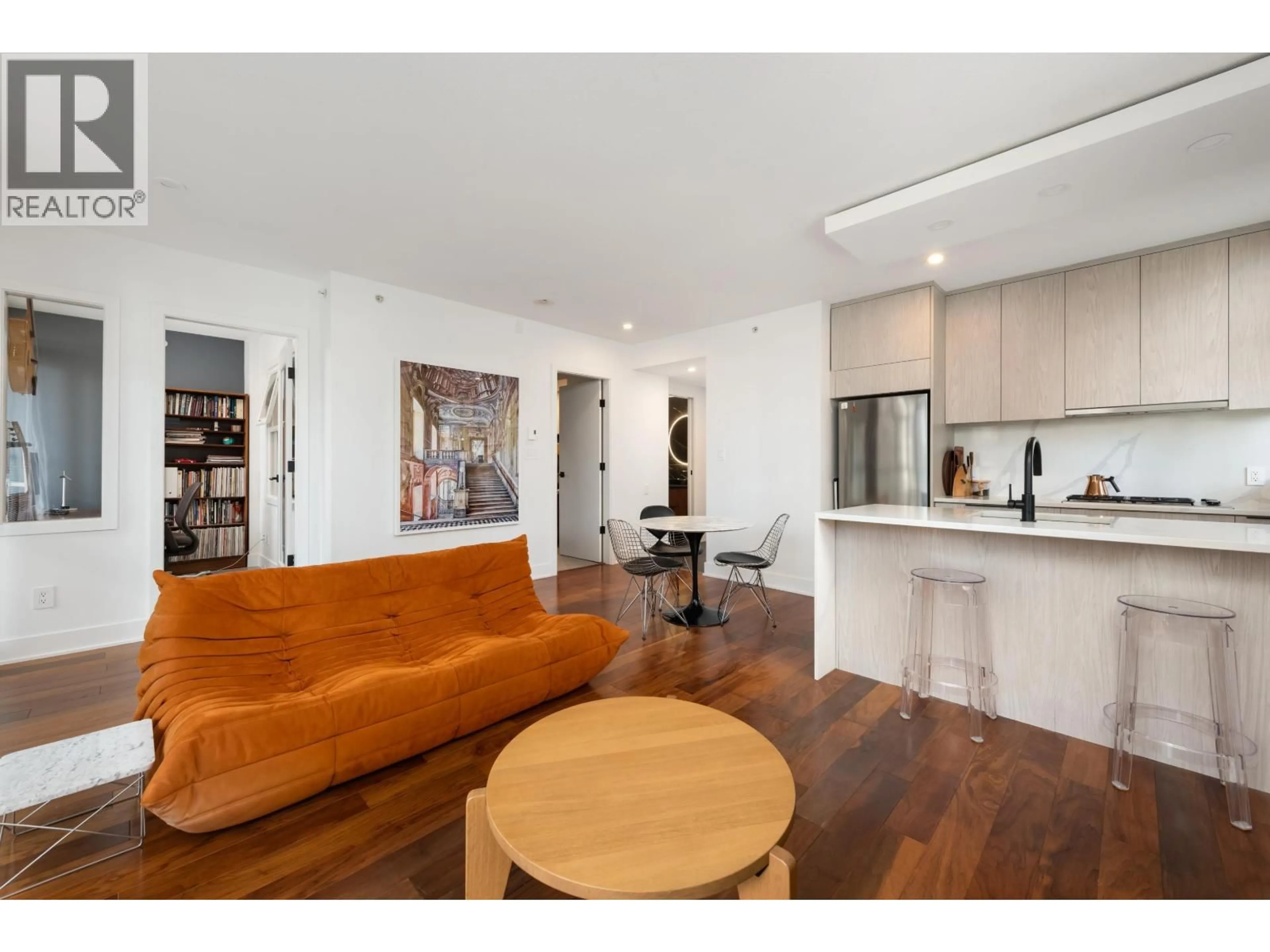Open concept kitchen, unknown for 303 - 988 RICHARDS STREET, Vancouver British Columbia V6B8R2