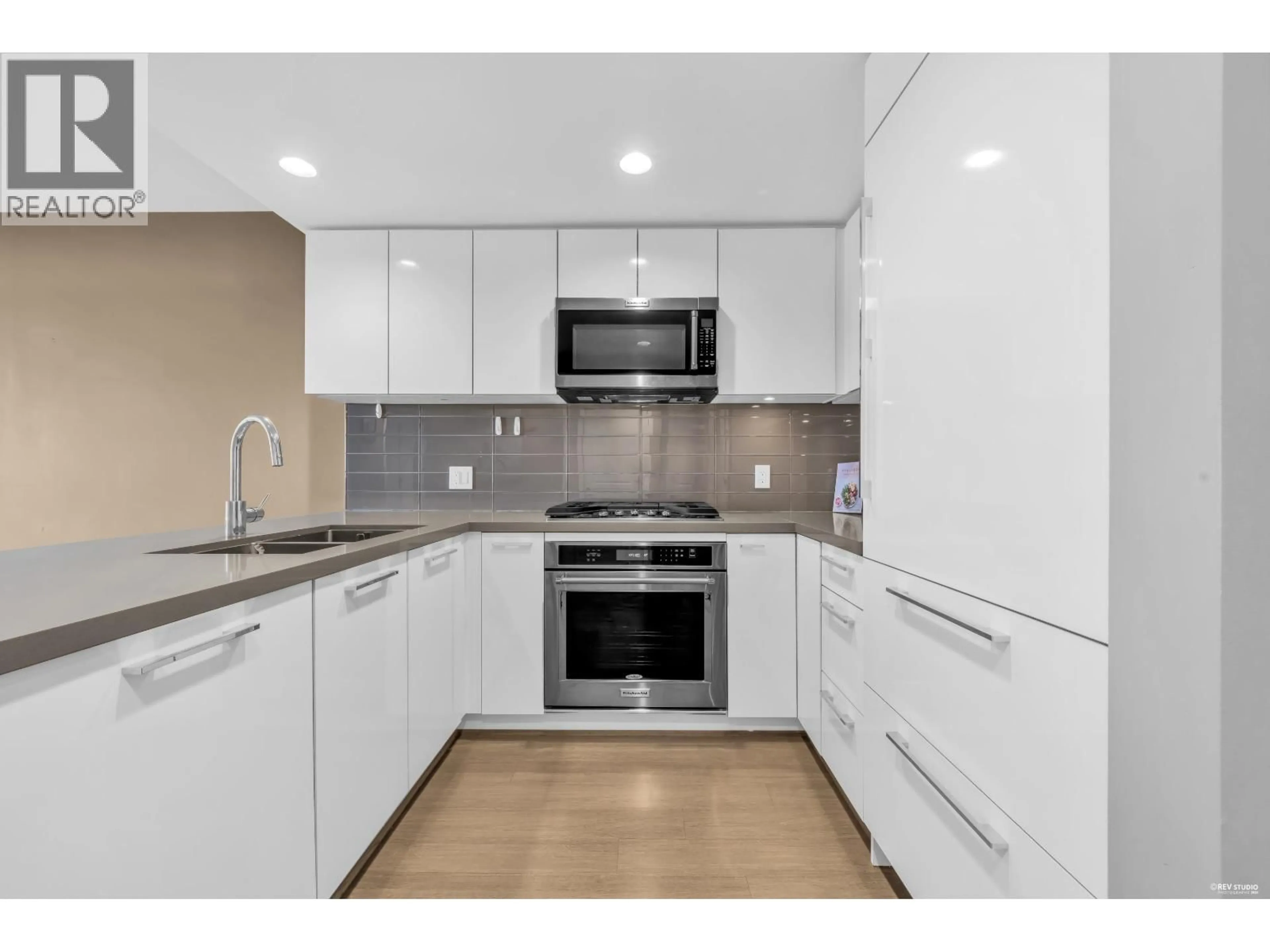 Standard kitchen, unknown for 2605 - 3093 WINDSOR GATE, Coquitlam British Columbia V3B0N2