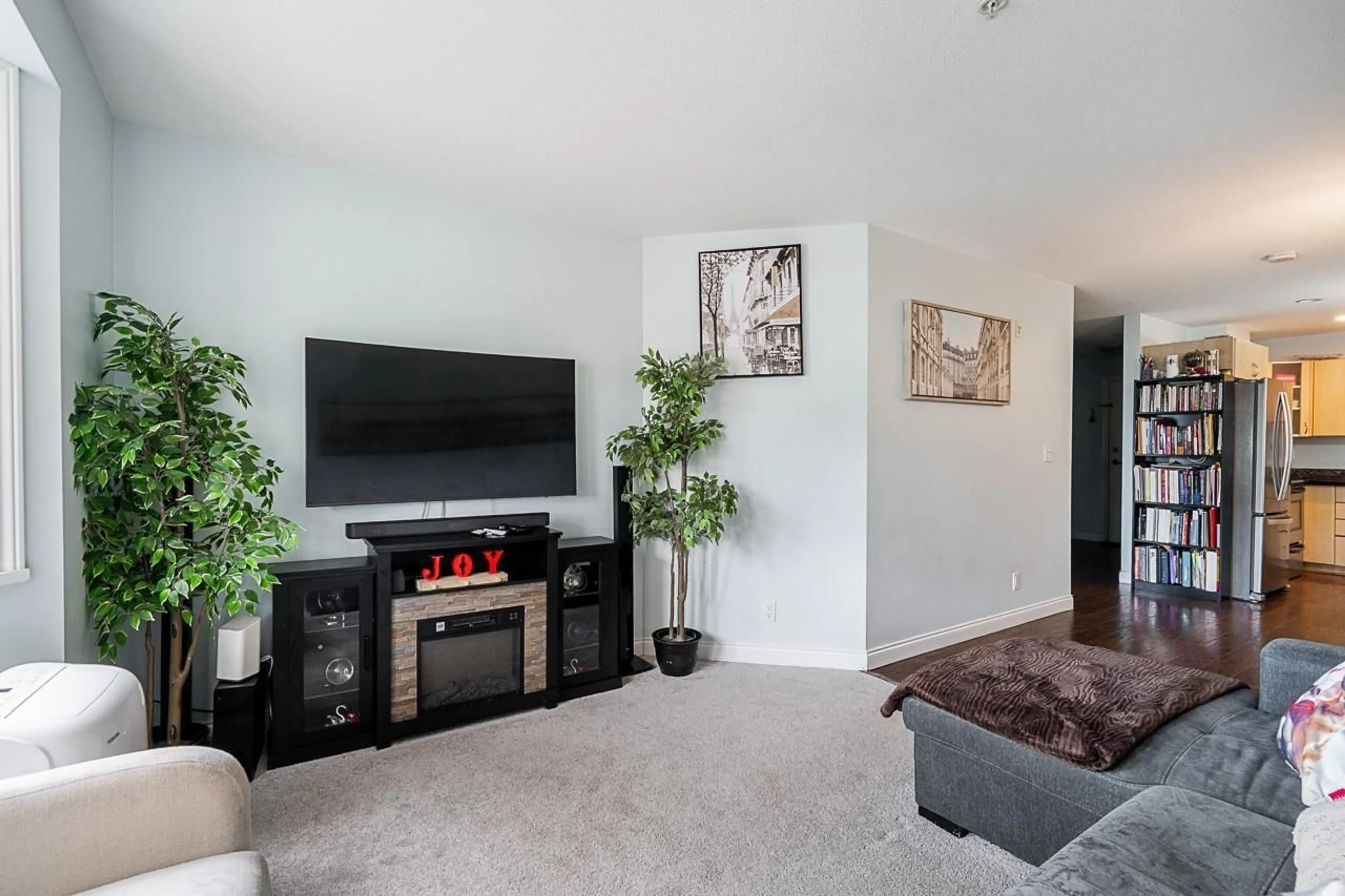 Living room with furniture, unknown for 206 - 19774 56 AVENUE, Langley British Columbia V3A3X6