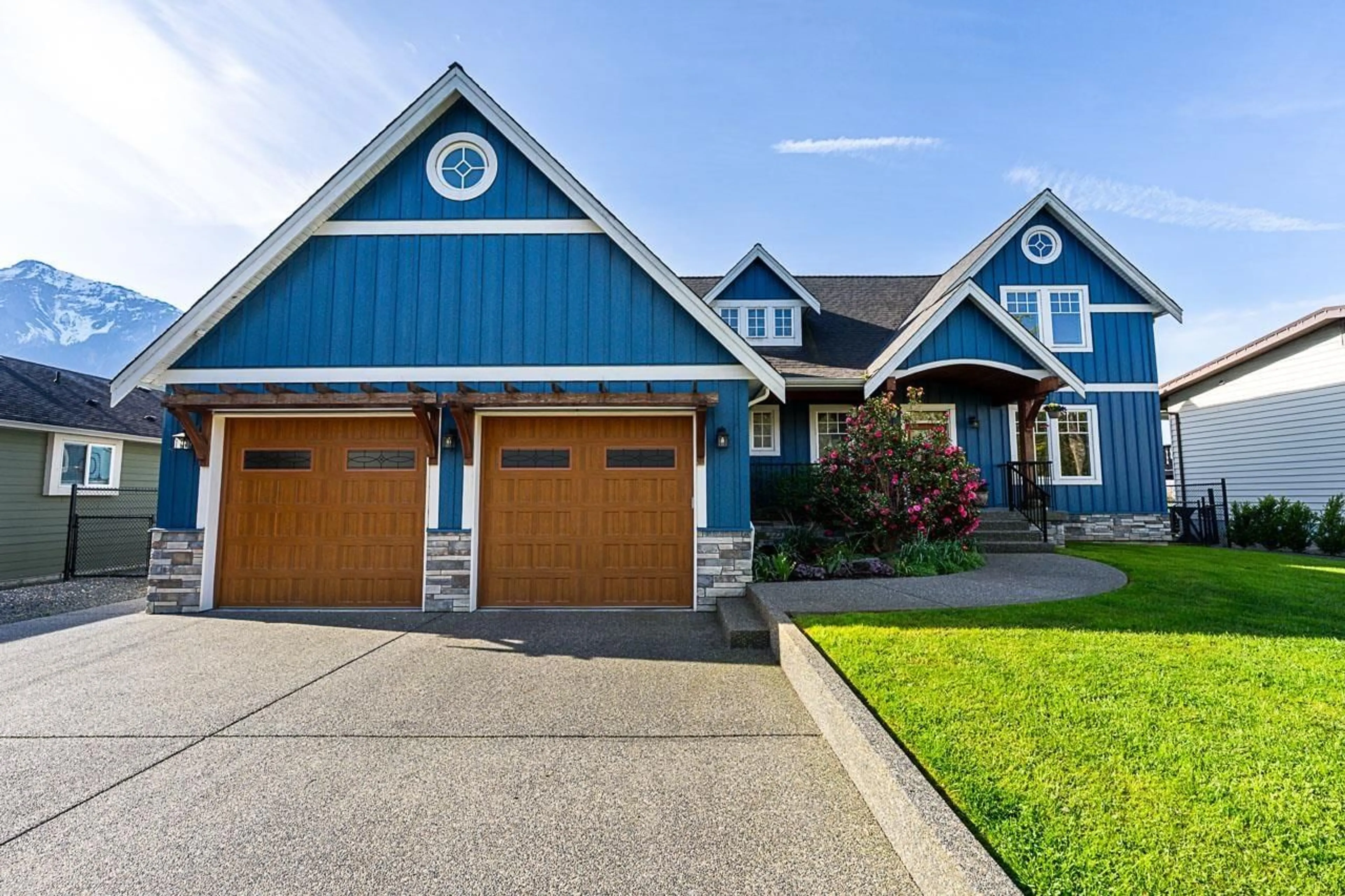 Home with vinyl exterior material, street for 7312 MARTIN ROAD, Agassiz British Columbia V0M1A2