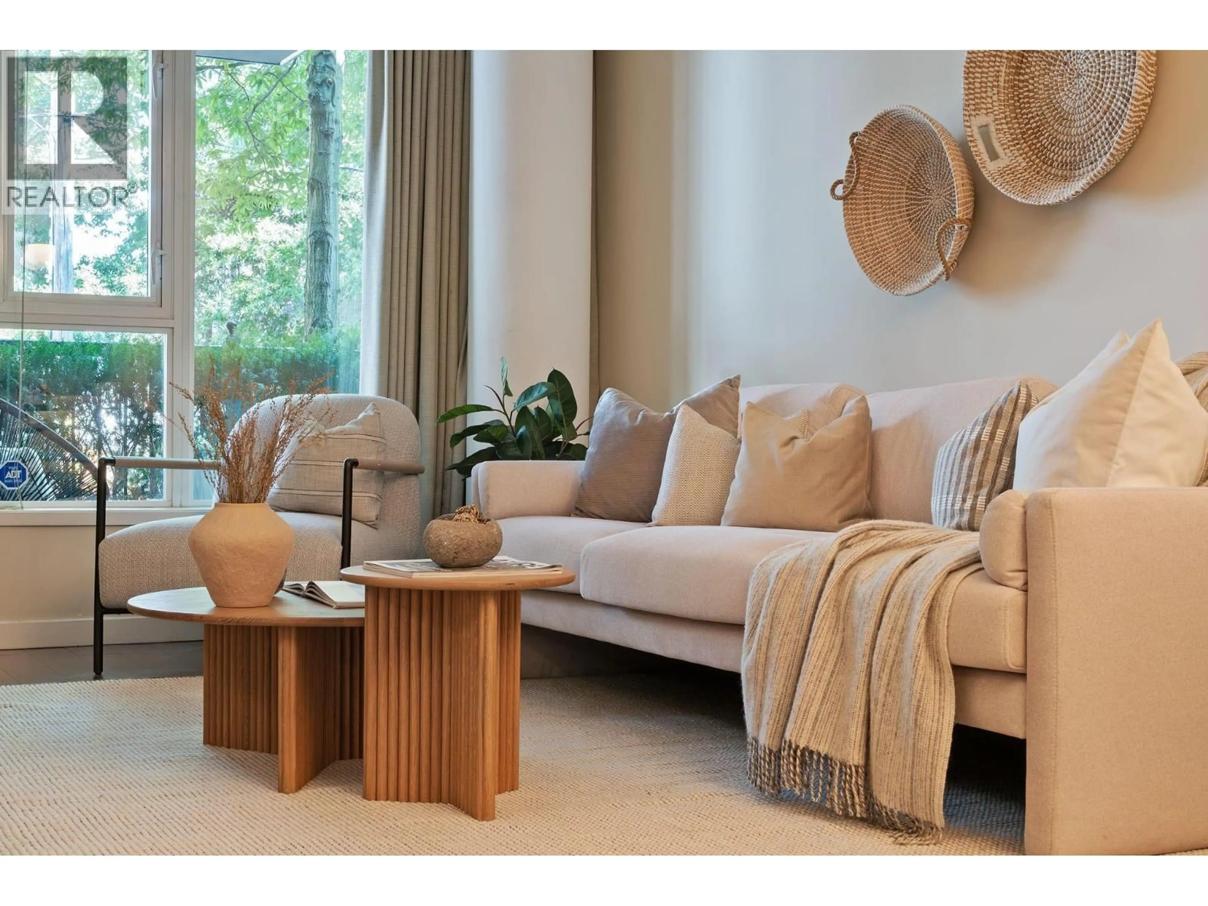 Living room with furniture, unknown for 1648 7TH AVENUE, Vancouver British Columbia V6J1S5