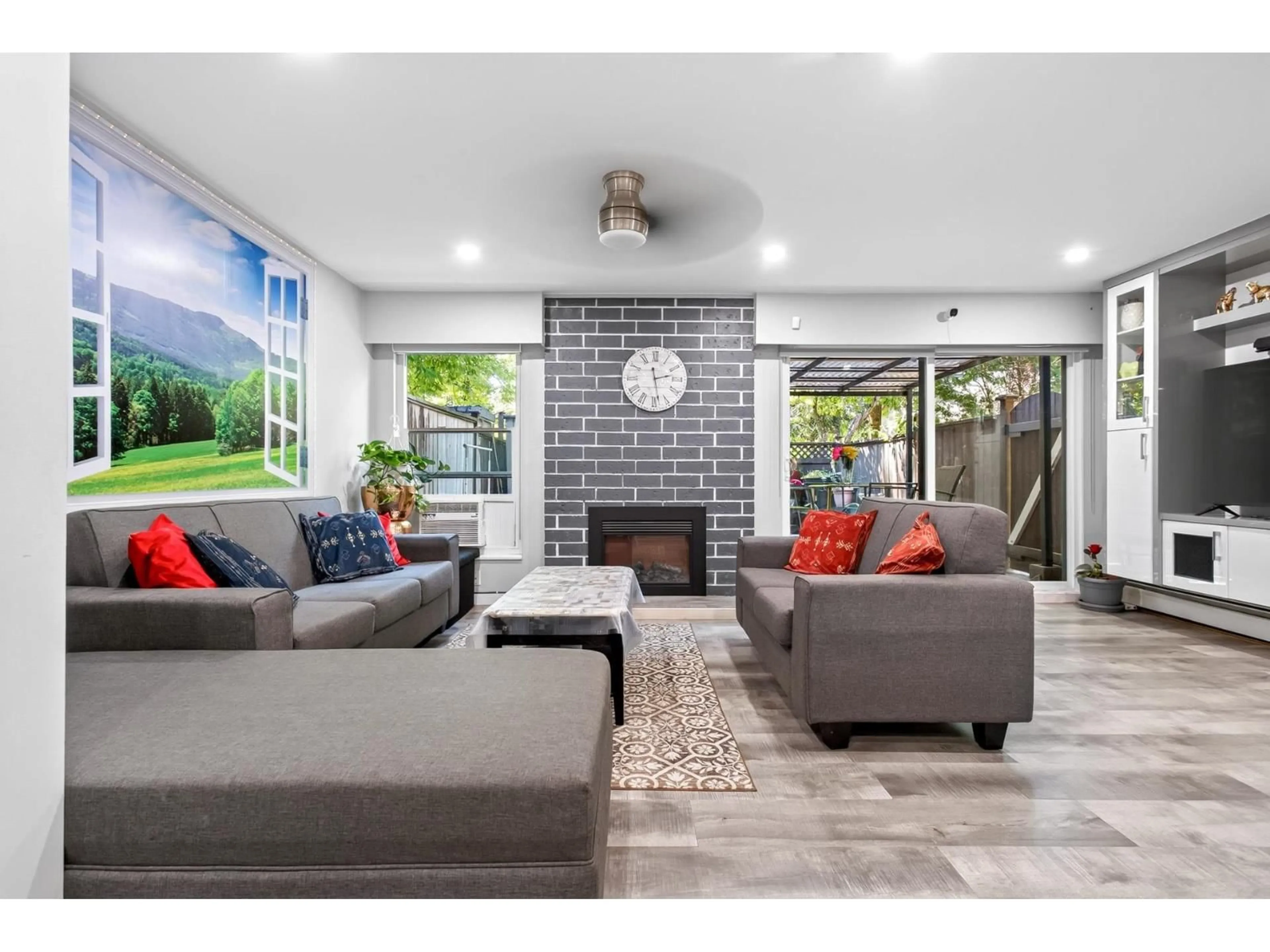 Living room with furniture, unknown for 172 - 7452 138 STREET, Surrey British Columbia V3W6G4