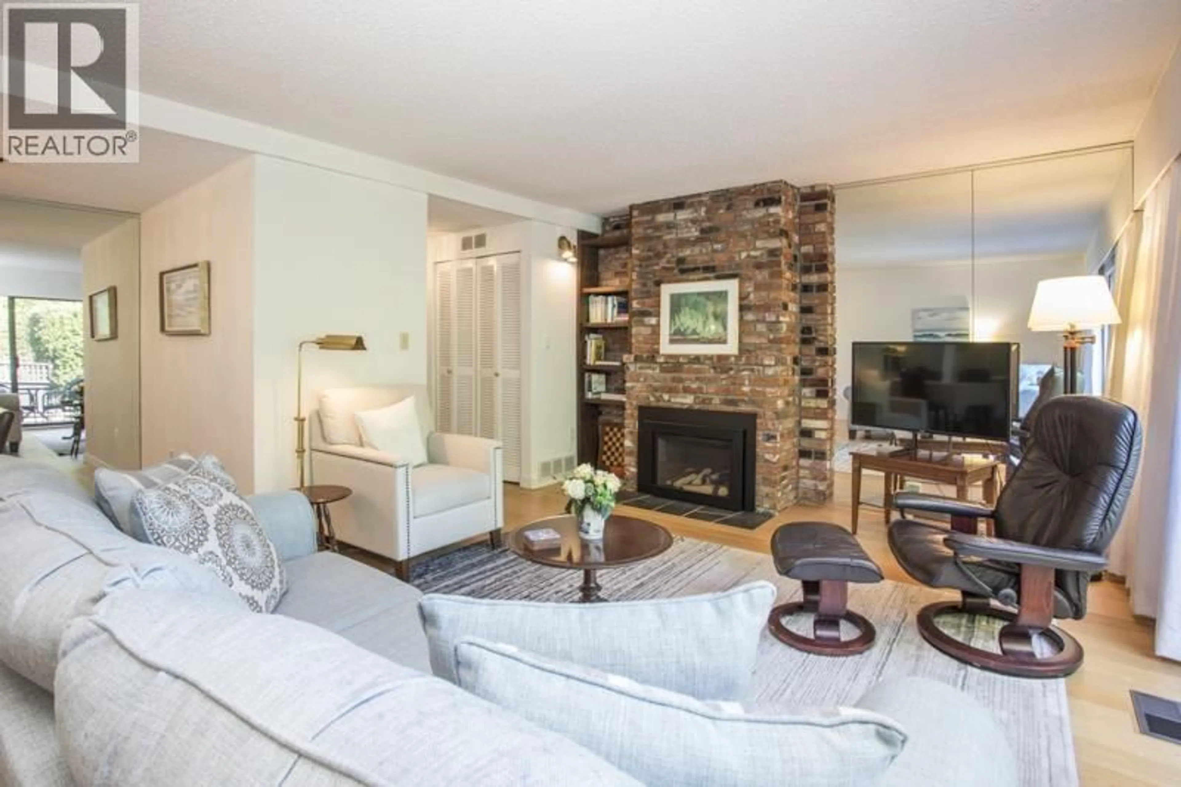 Living room with furniture, unknown for 1 - 10771 MORTFIELD ROAD, Richmond British Columbia V7A2W1