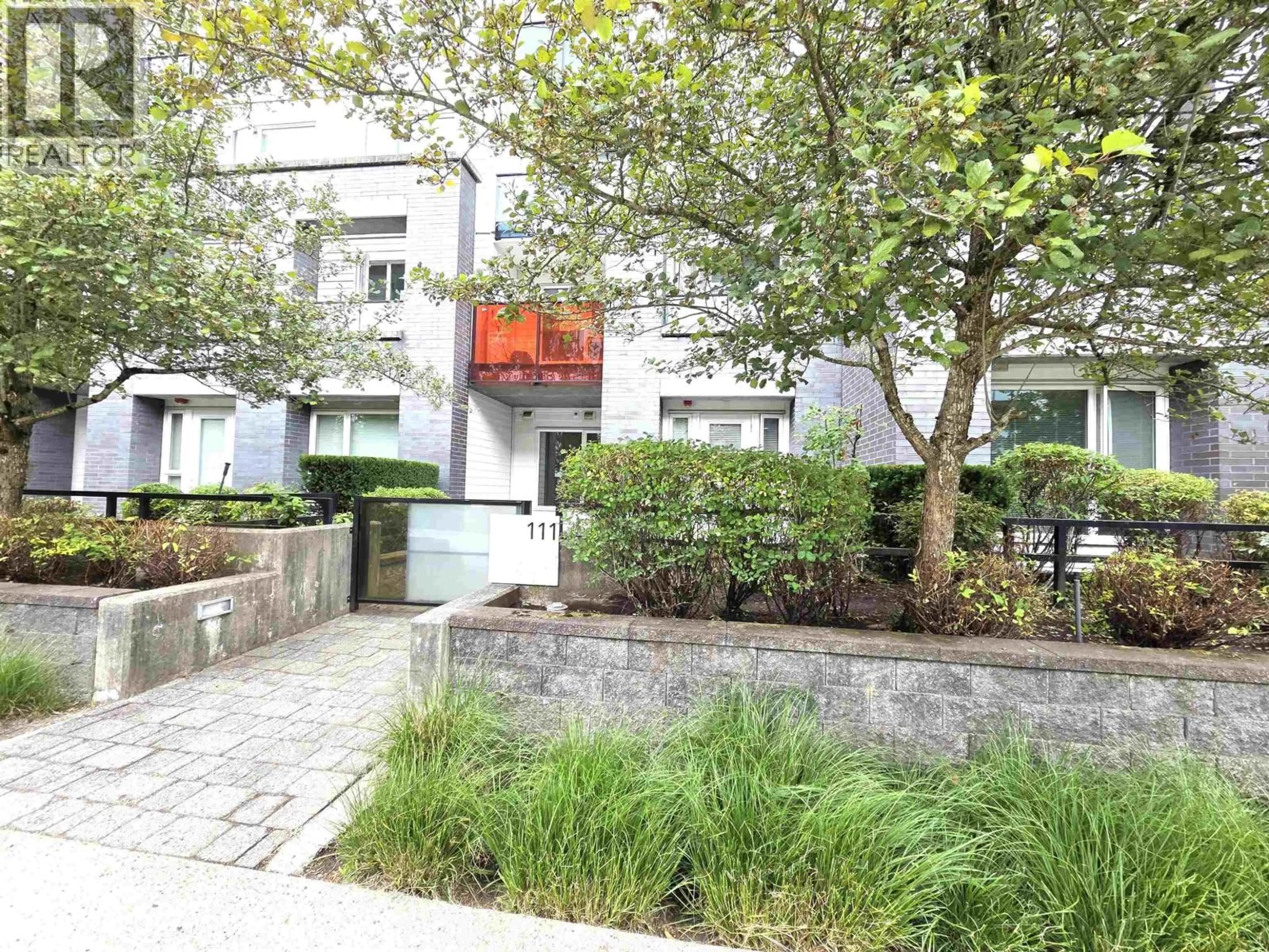 Patio, street for 111 - 9250 UNIVERSITY HIGH STREET, Burnaby British Columbia V5A0B3