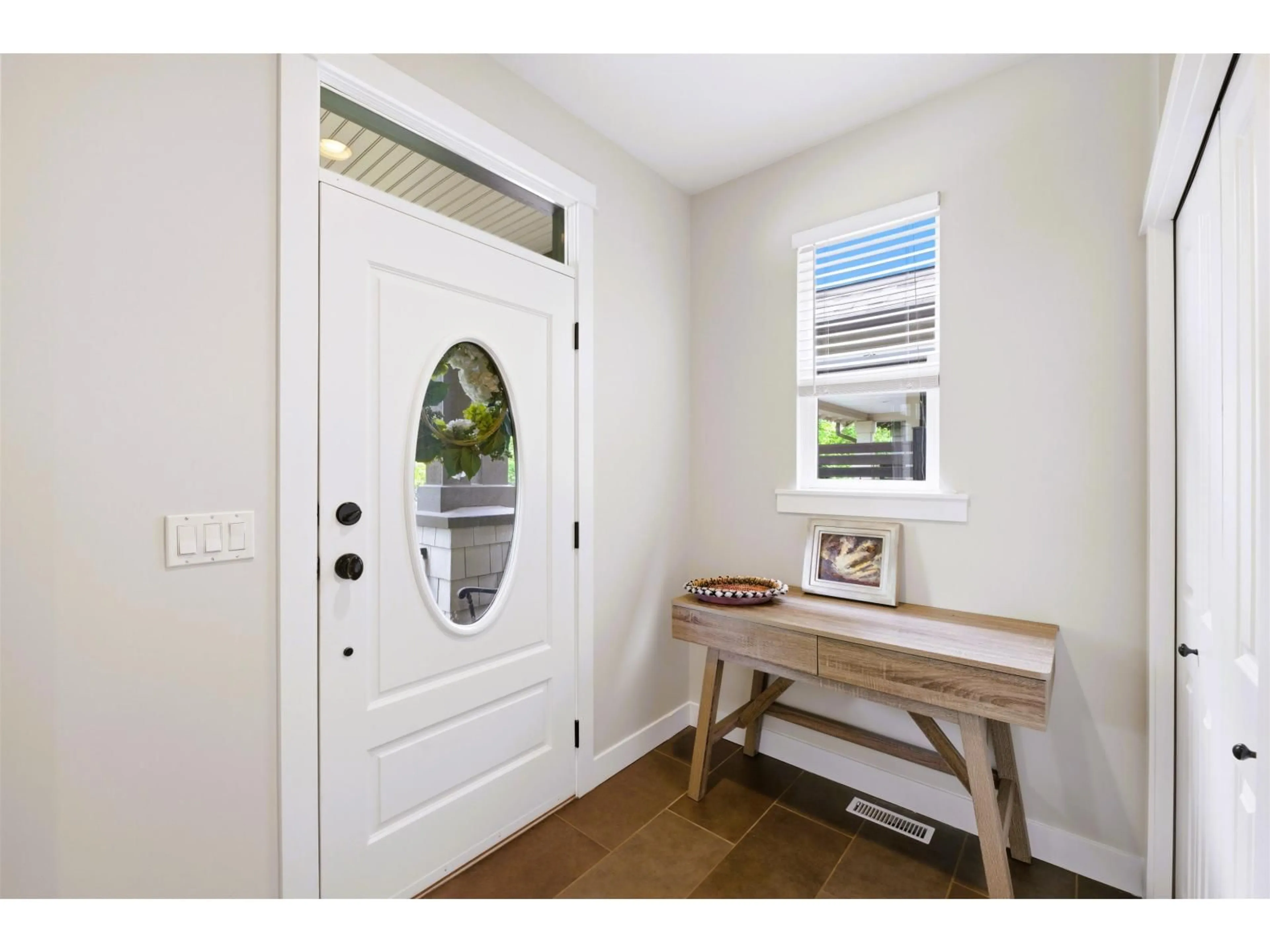 Indoor entryway for 9352 SINGH STREET, Langley British Columbia V1M4G2