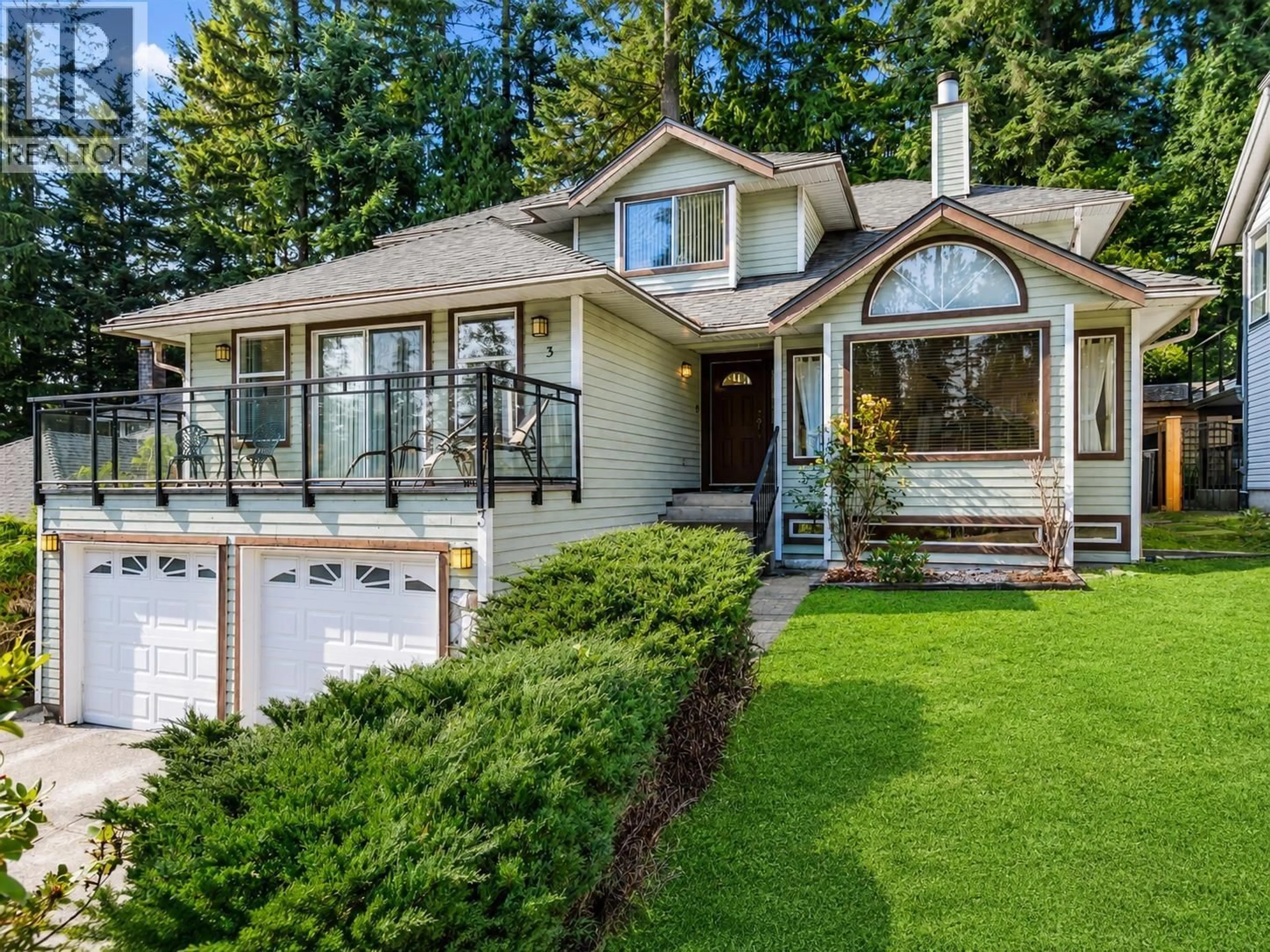 Home with vinyl exterior material, street for 3 CHEVALIER COURT, Port Moody British Columbia V3H4L3