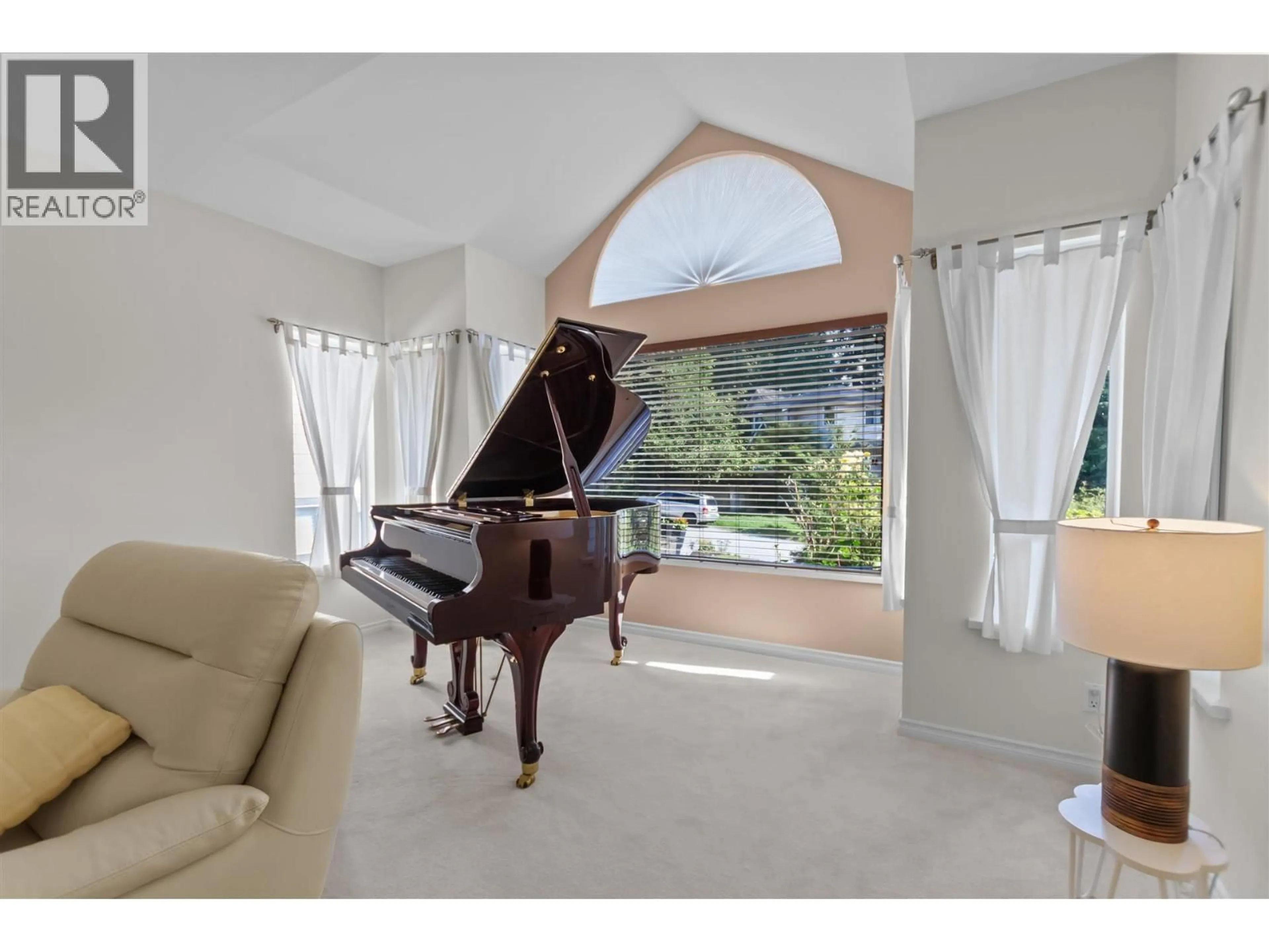 A pic of a room for 3 CHEVALIER COURT, Port Moody British Columbia V3H4L3