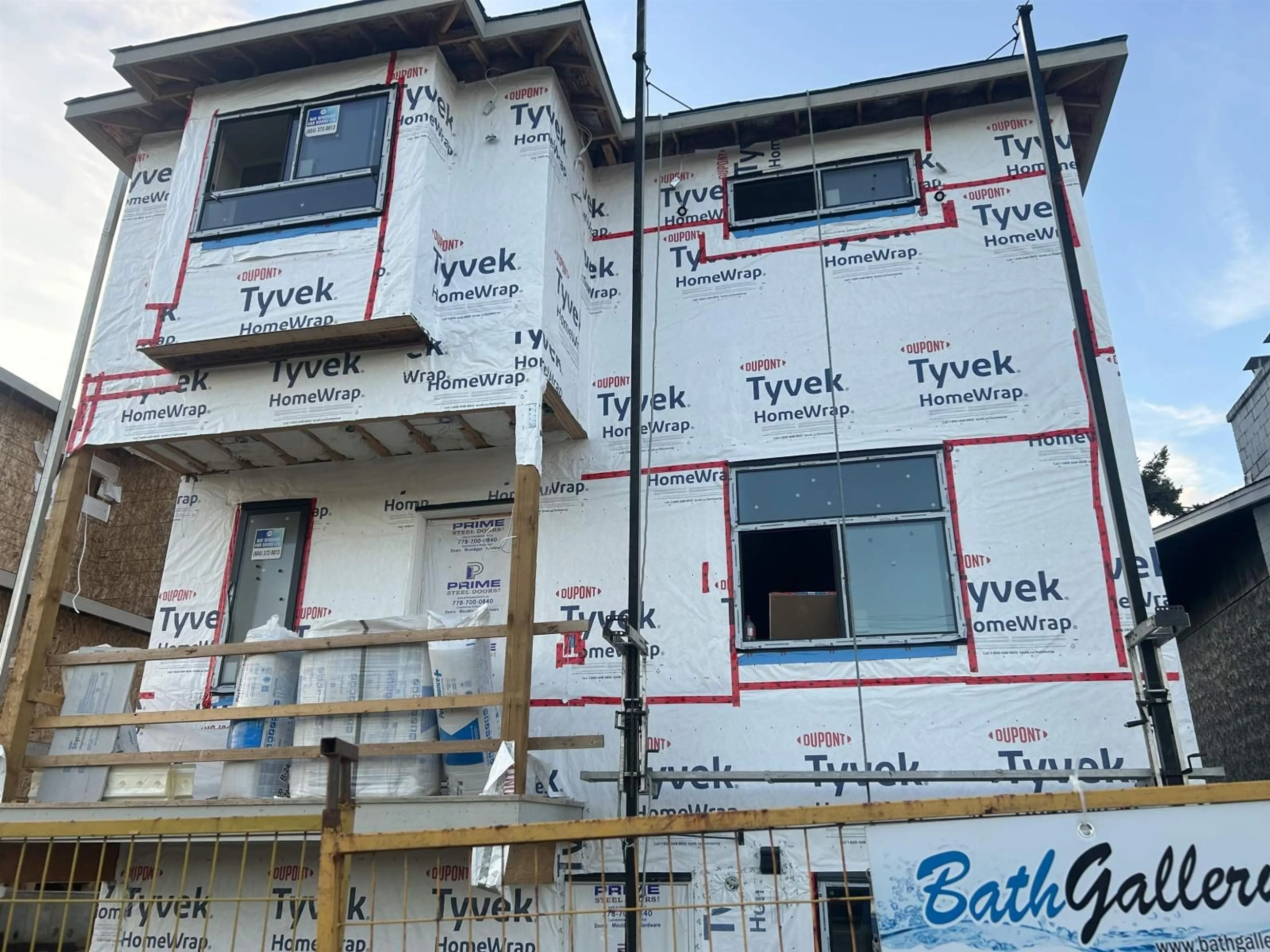 Home with vinyl exterior material, building for 32555 MARSHALL ROAD, Abbotsford British Columbia V2T1A8