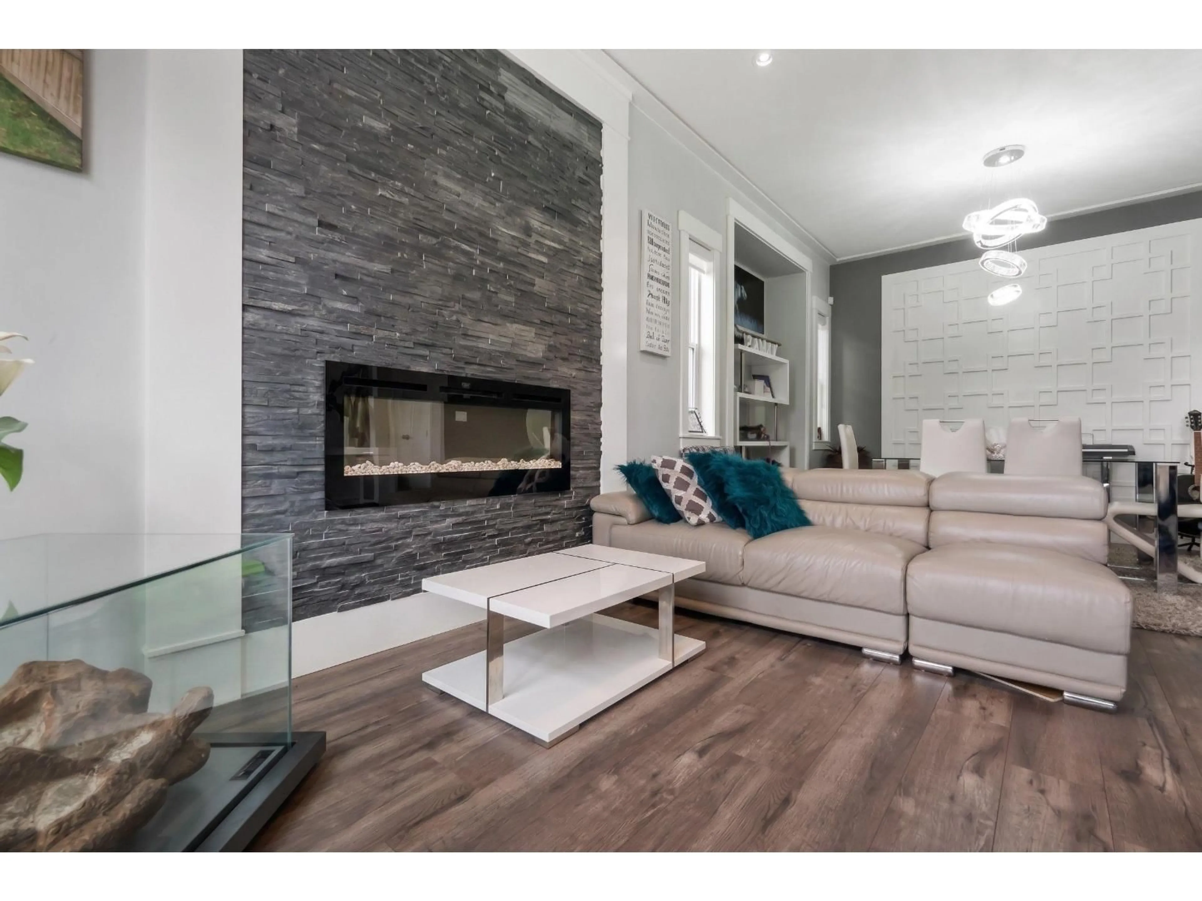 Living room with furniture, unknown for 14017 110 AVENUE, Surrey British Columbia V3R1Z3