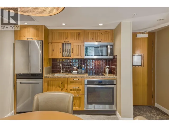 871/872 - 4090 WHISTLER WAY, Whistler 2
