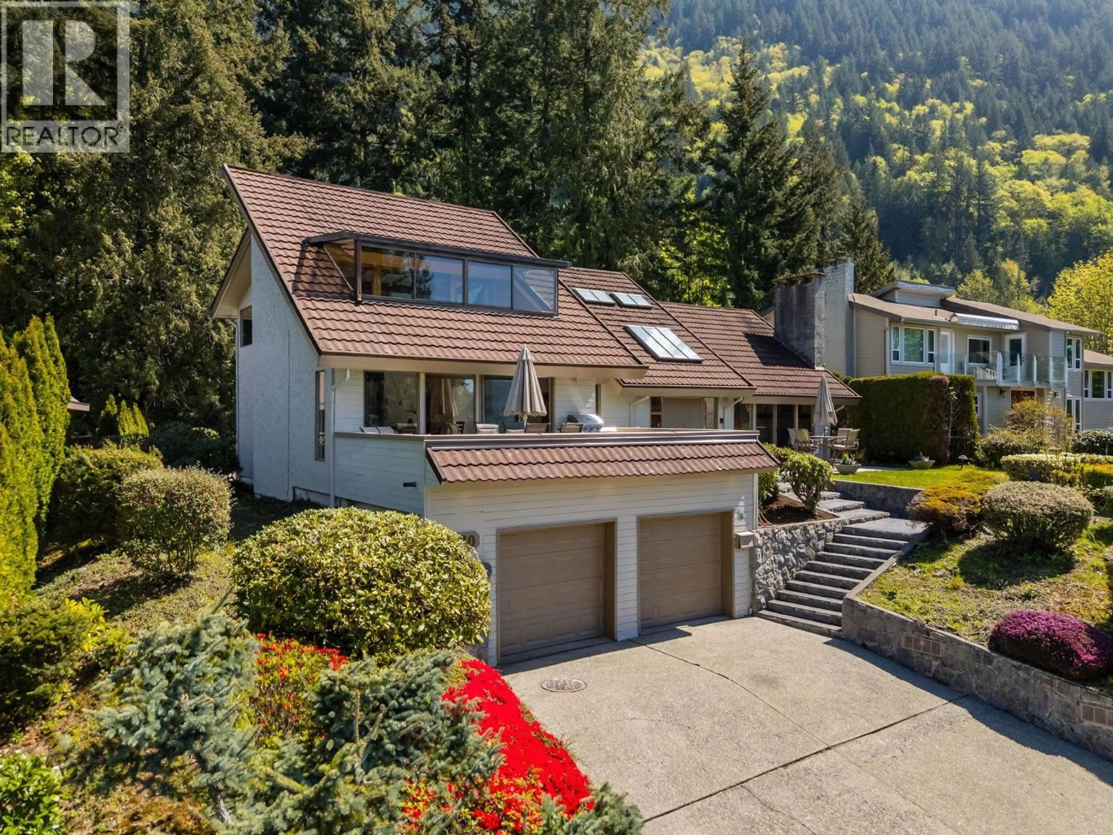 Home with vinyl exterior material, mountain view for 8570 ANSELL PLACE, West Vancouver British Columbia V7W2W3