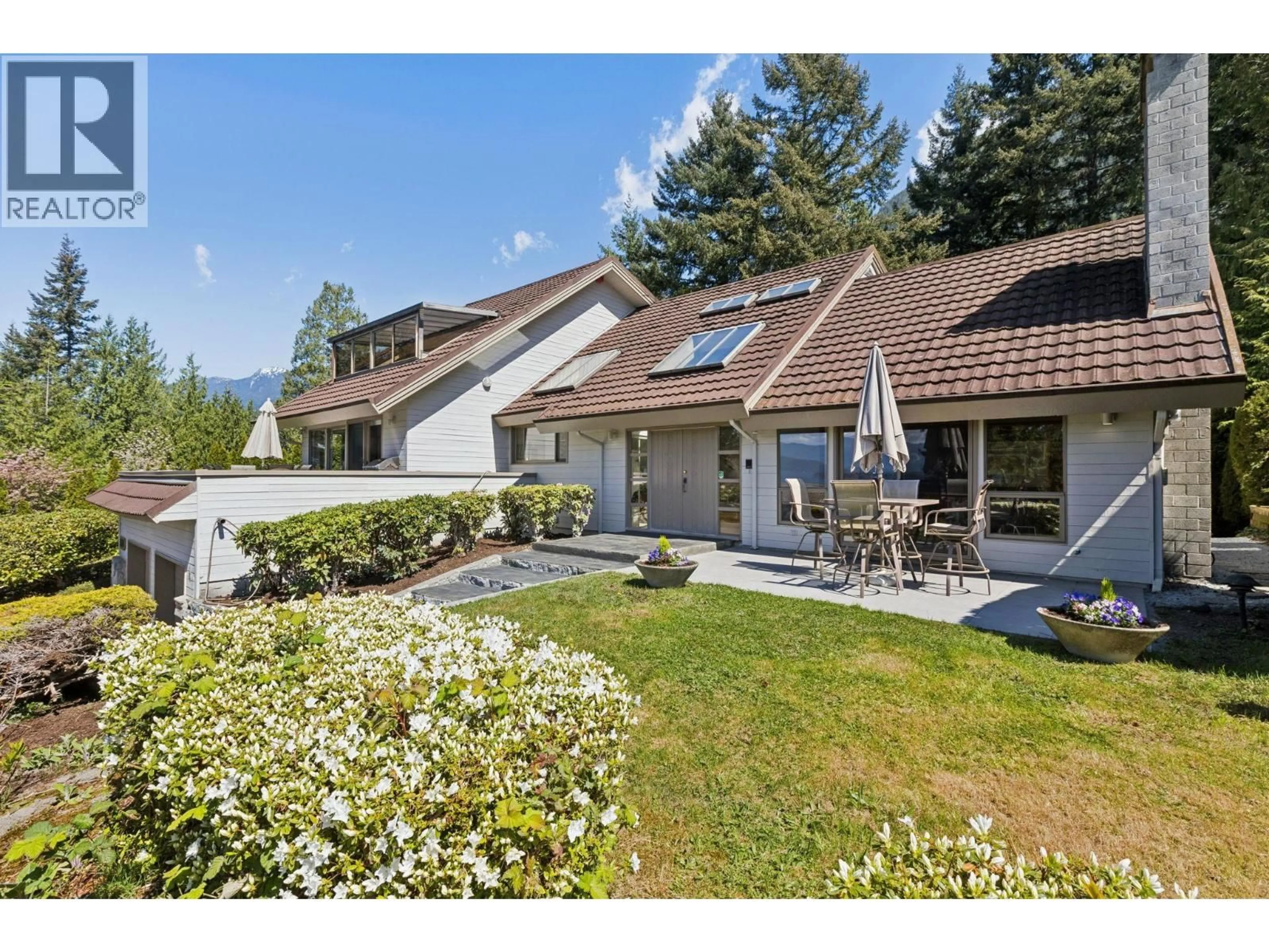 Patio, mountain view for 8570 ANSELL PLACE, West Vancouver British Columbia V7W2W3