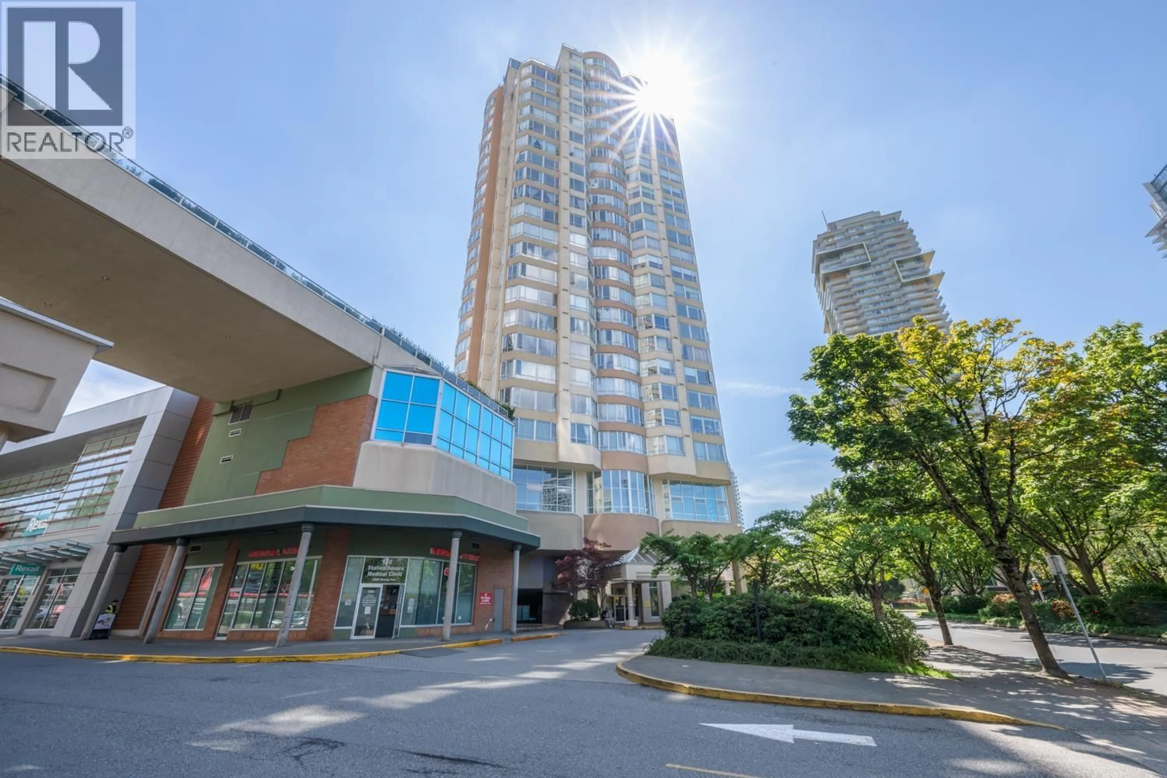 Indoor foyer for 2203 - 6240 MCKAY AVENUE, Burnaby British Columbia V5H4L8