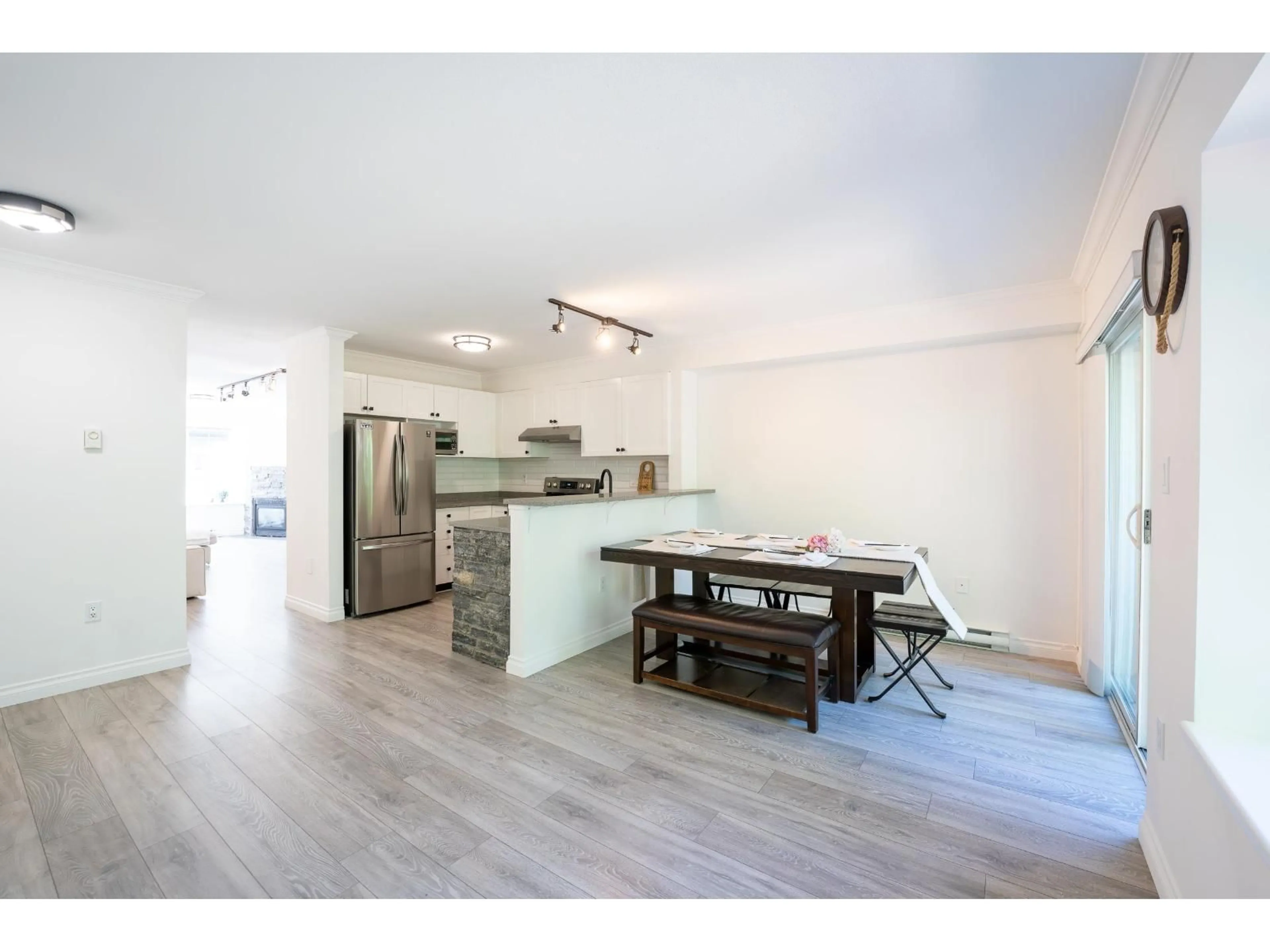 Open concept kitchen, unknown for 20 - 8155 164TH STREET, Surrey British Columbia V4N0P8