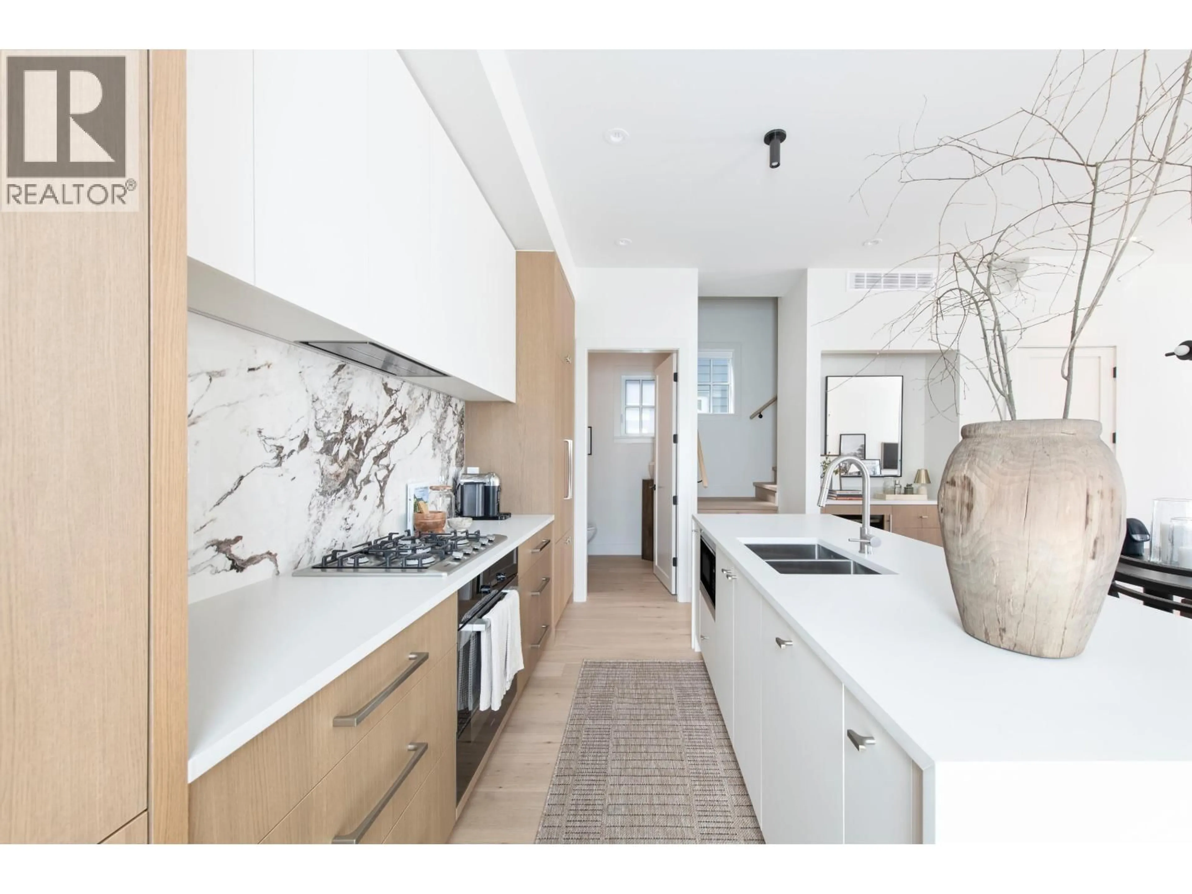 Contemporary kitchen, ceramic/tile floor for 2 - 2119 18TH AVENUE, Vancouver British Columbia V6L1A3