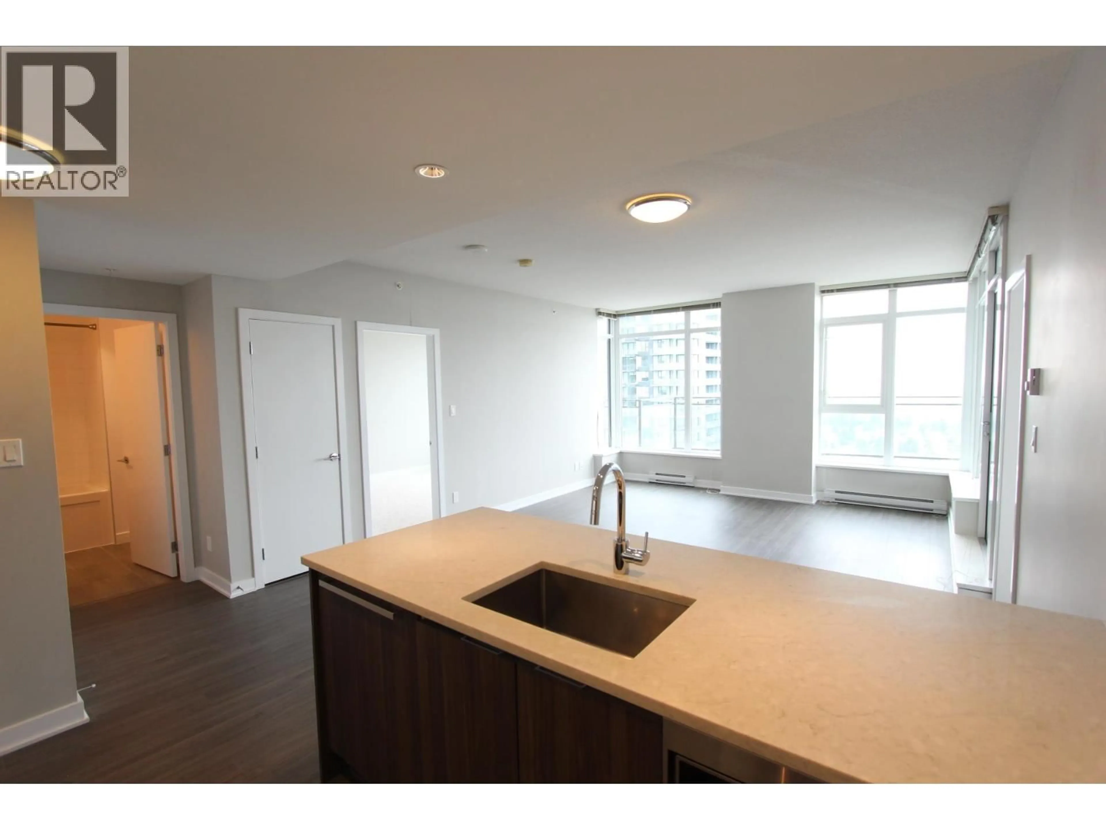 Standard kitchen, unknown for 2701 - 4900 LENNOX LANE, Burnaby British Columbia V5H0G9