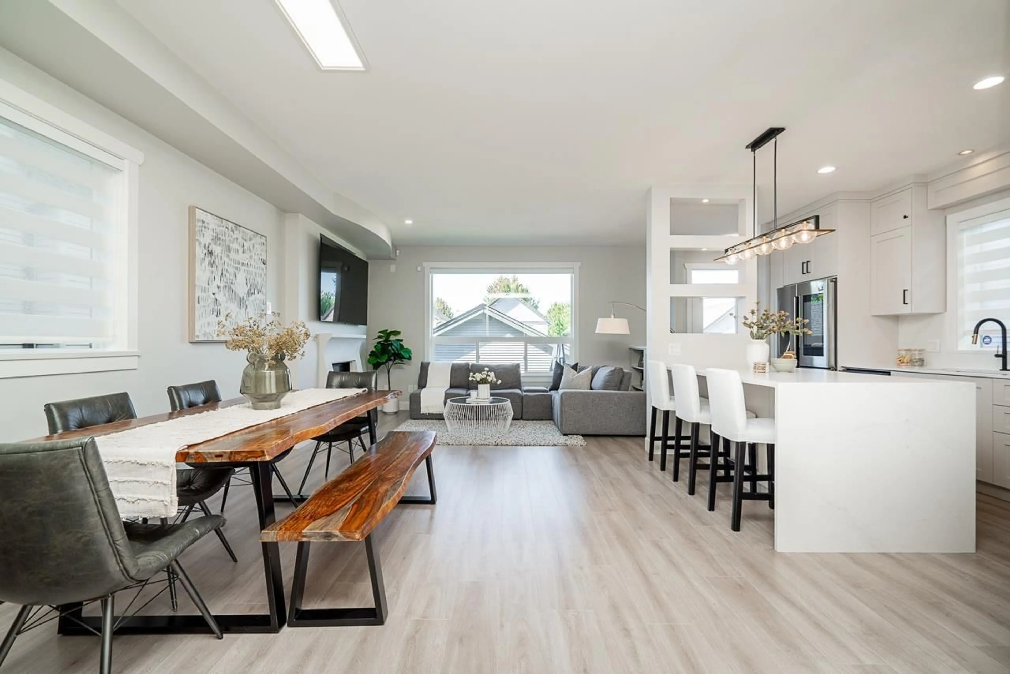 Open concept kitchen, wood/laminate floor for 21149 79A AVENUE, Langley British Columbia V2Y0H3